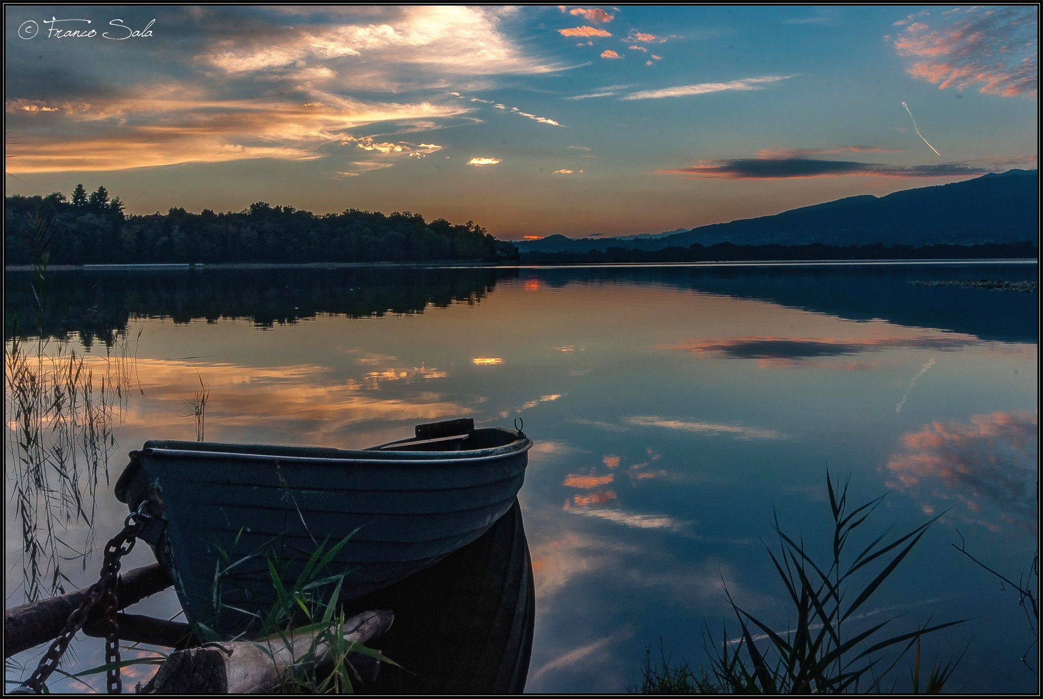 Sunset and Boats in Pusiano