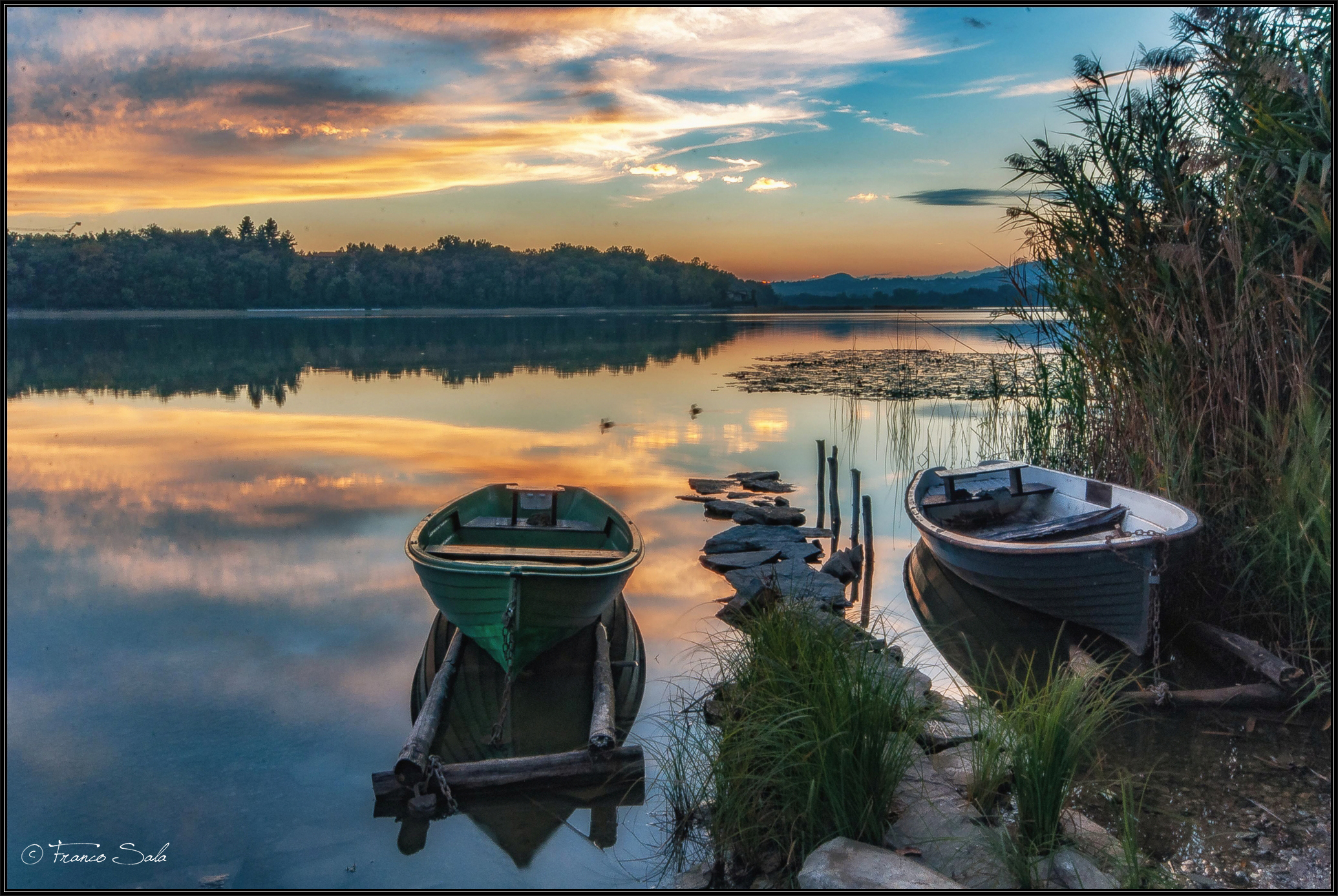 Sunset and Boats in Pusiano