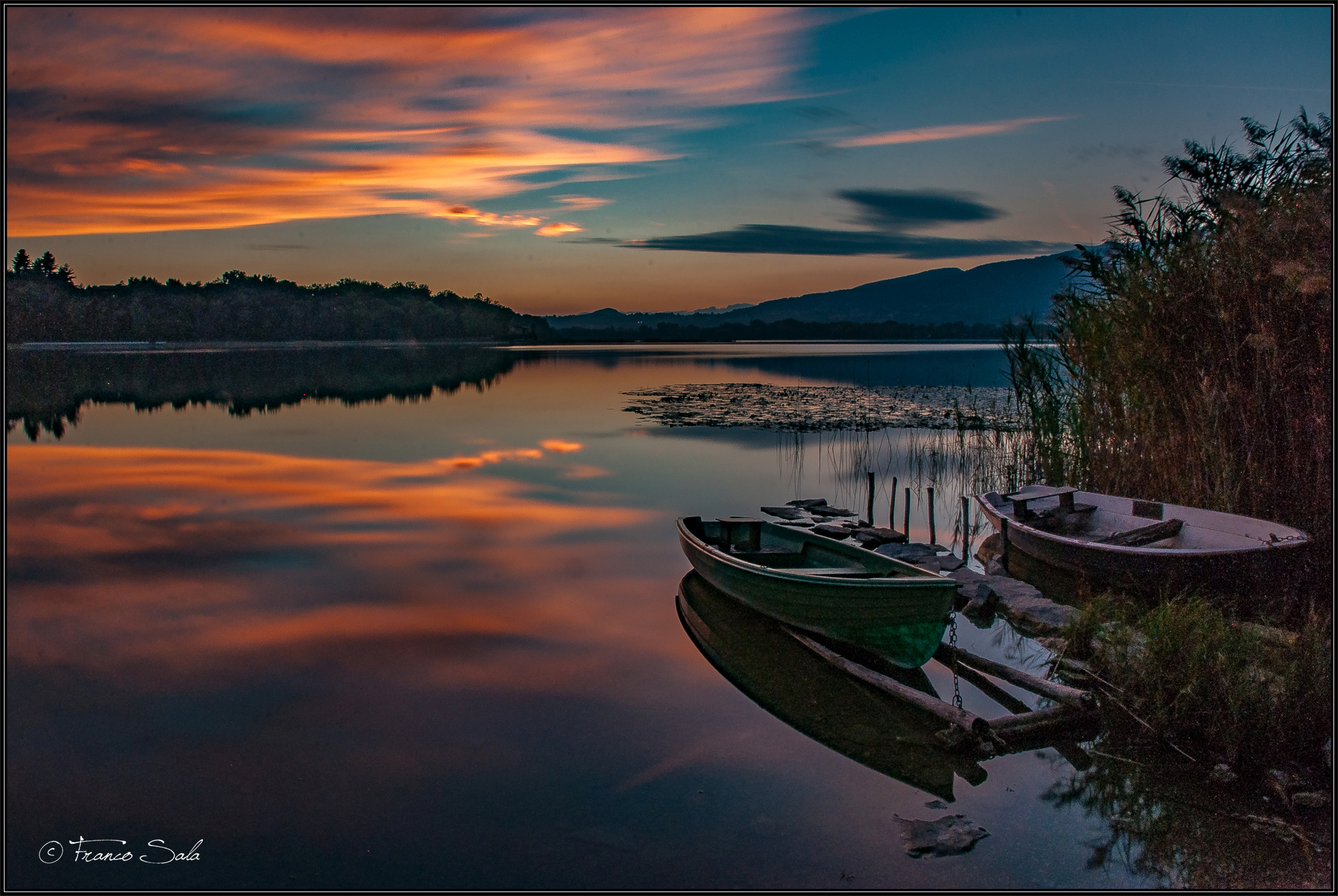 Sunset and Boats in Pusiano