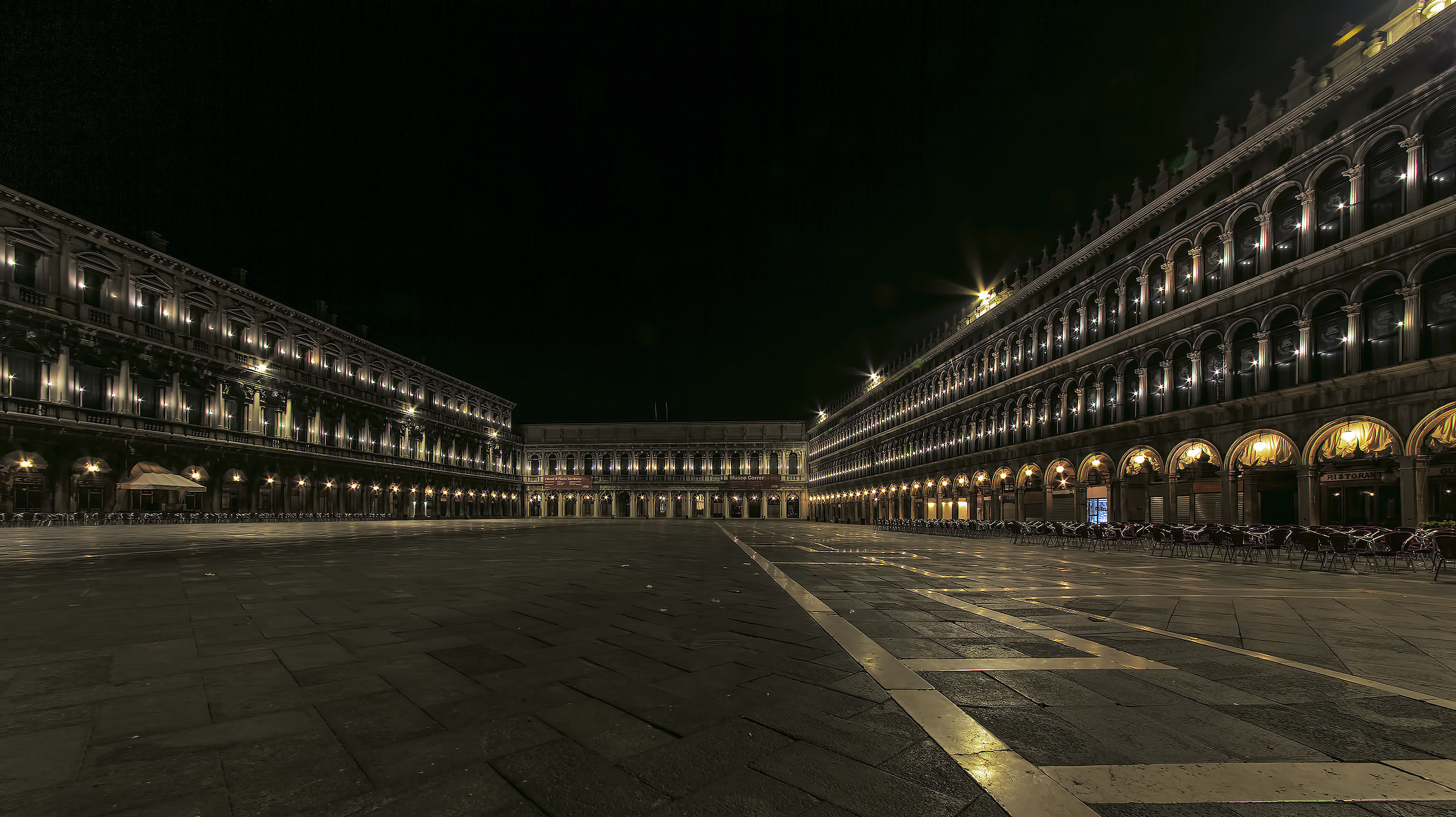 St. Mark's Square (there is no one) hours 2.59