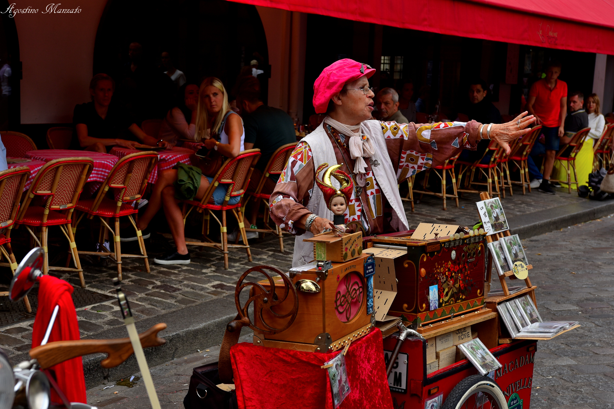 The old Chansonierre of Montmartre