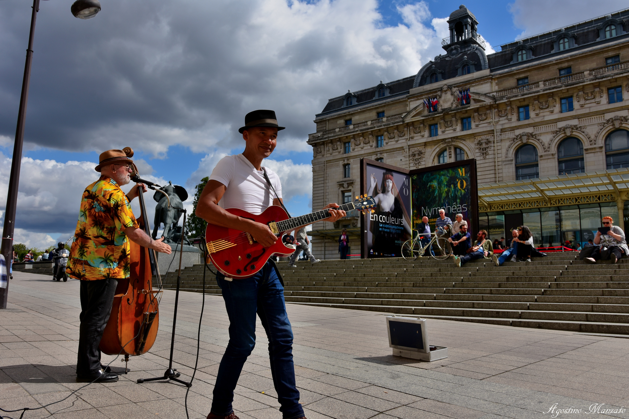 Concert in front of the Musée d'orsay