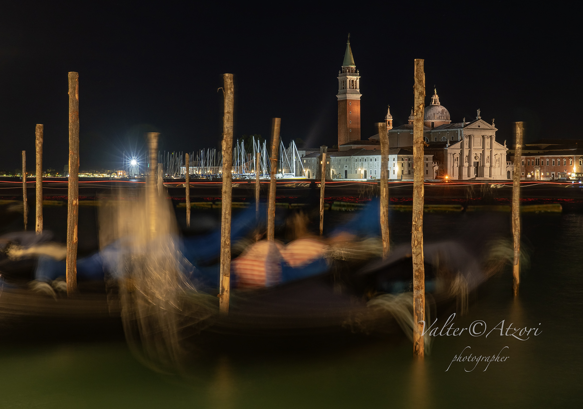 View on S. Giorgio with gondolas on the move