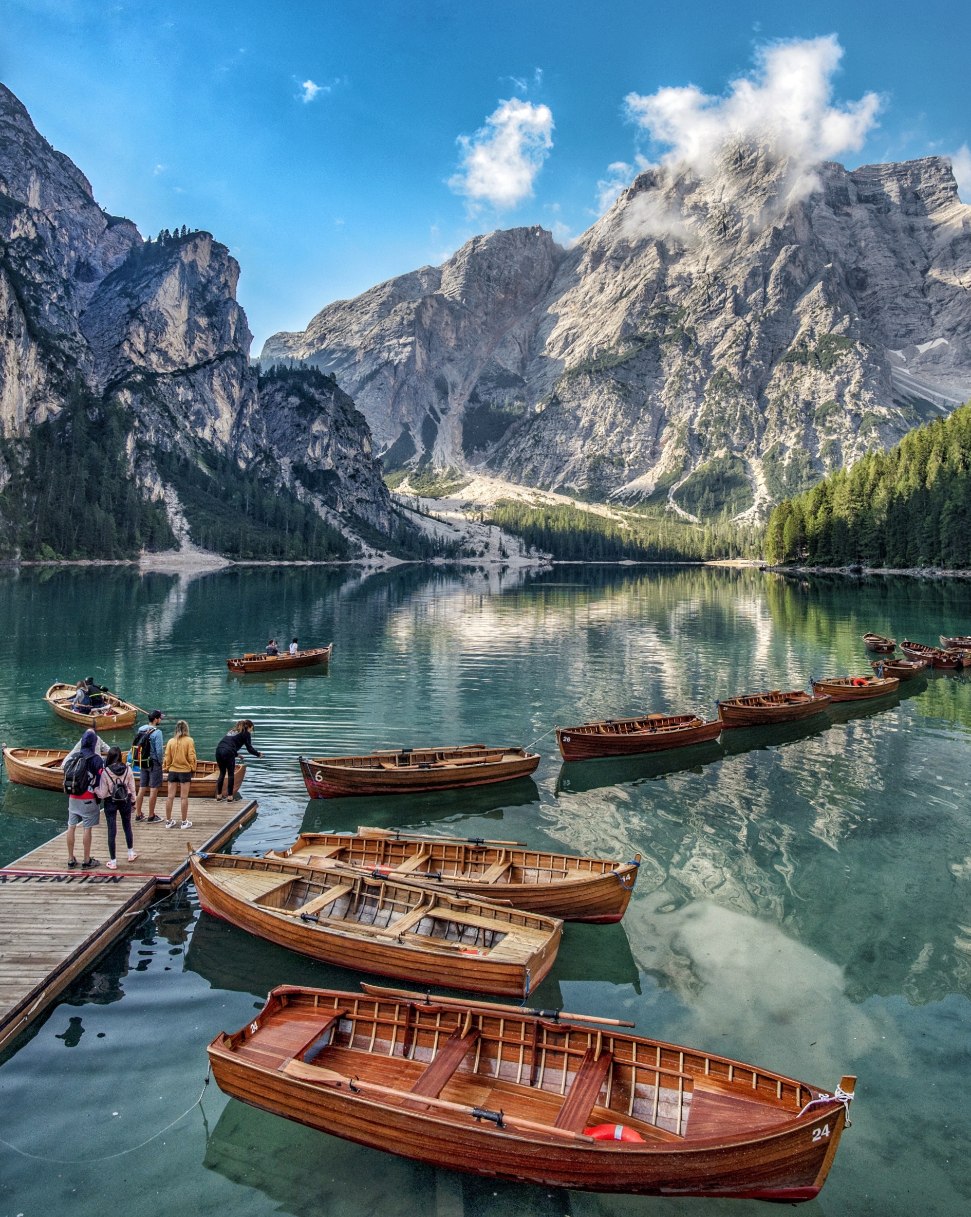 Lago di Braies-Comincia il caos..