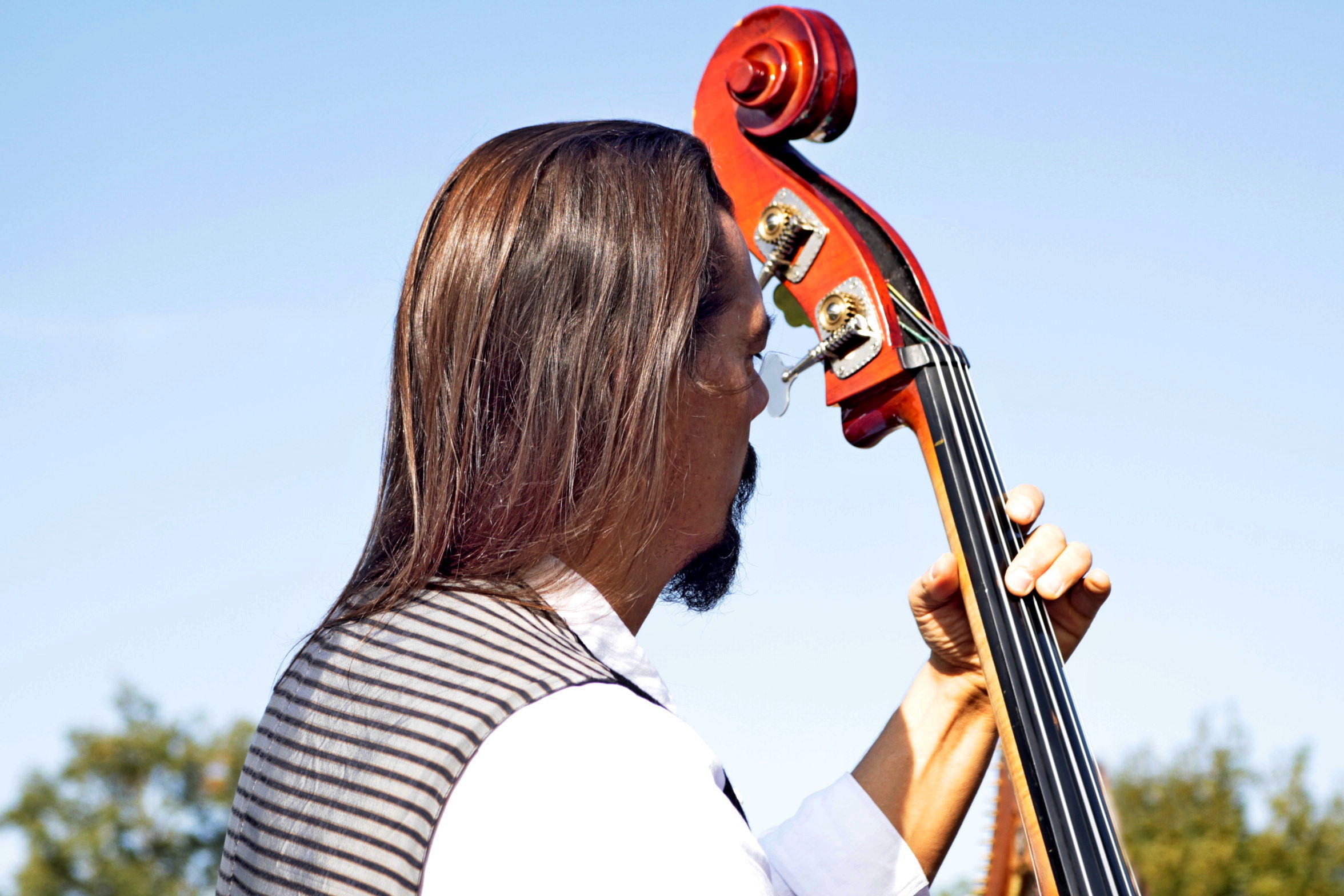 musicista en plein air