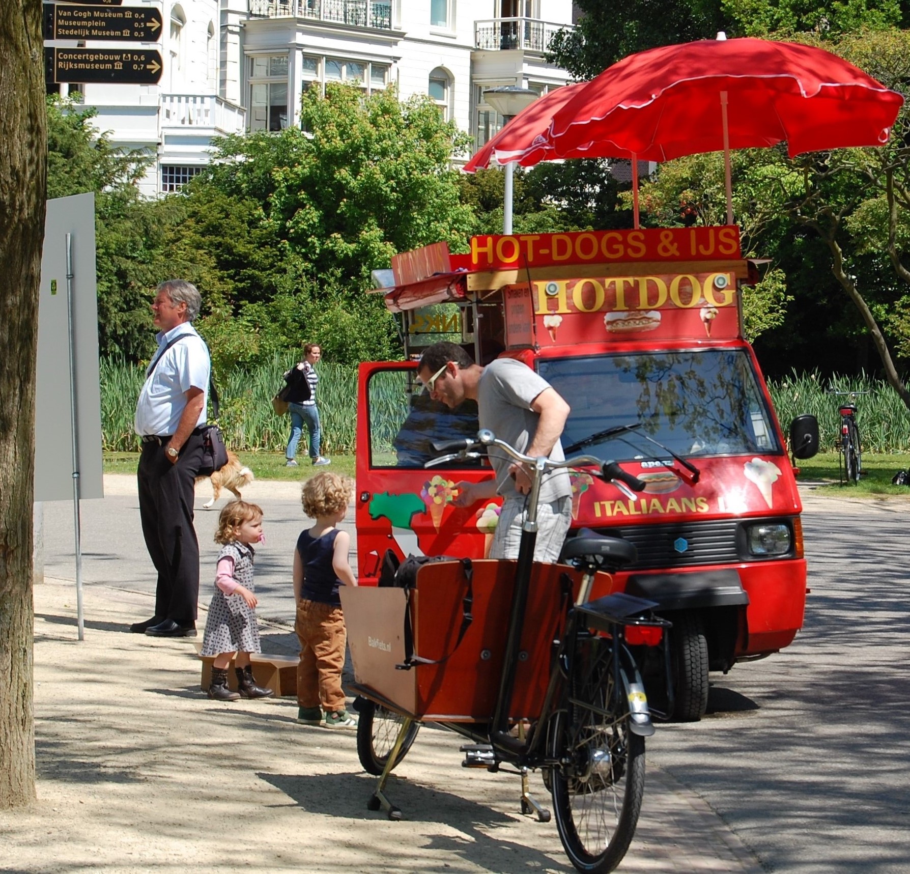 ice cream - vondelpark amsterdam central