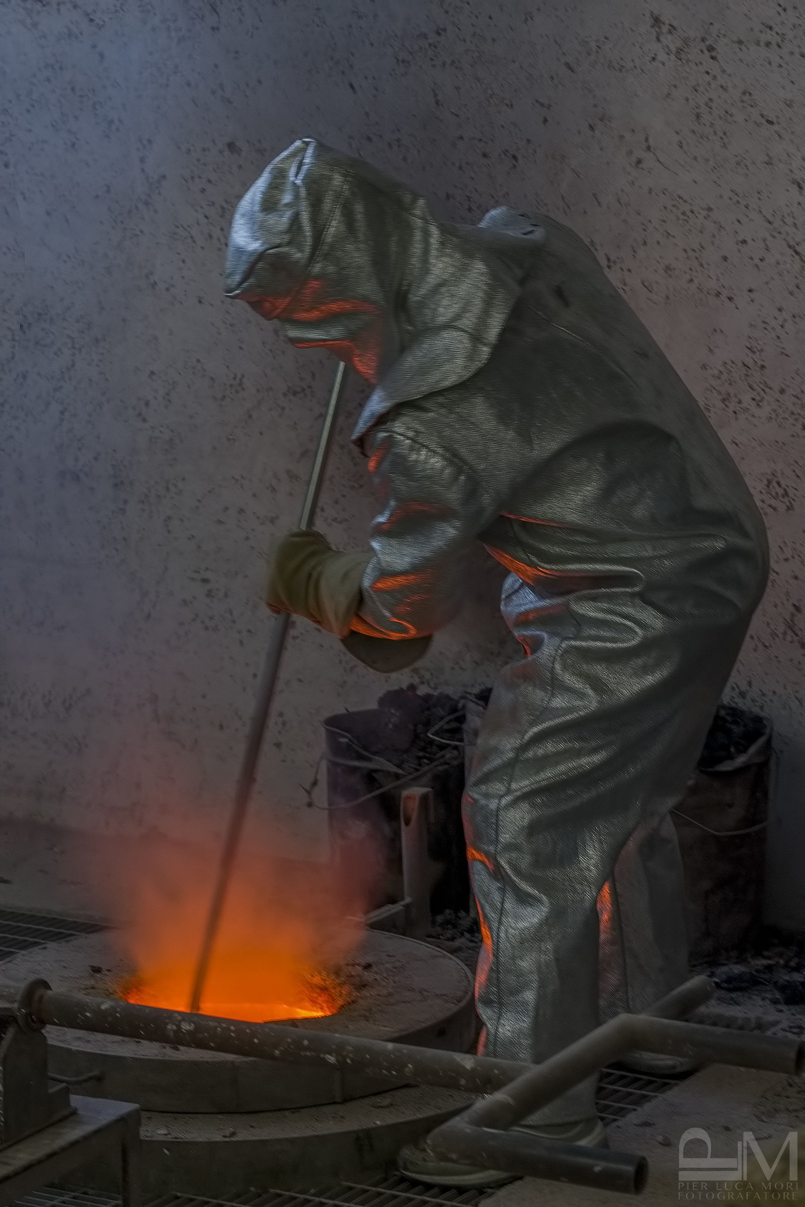 The control of the bronze