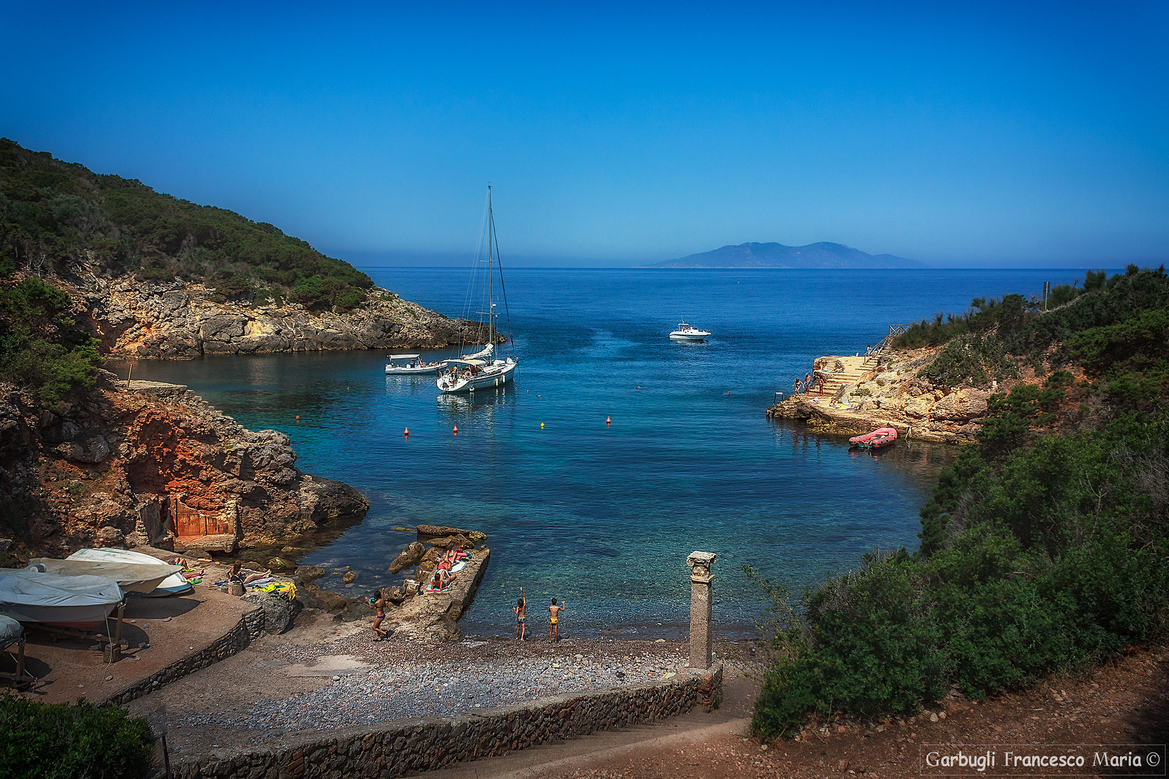 Isola del Giglio vista da Giannutri