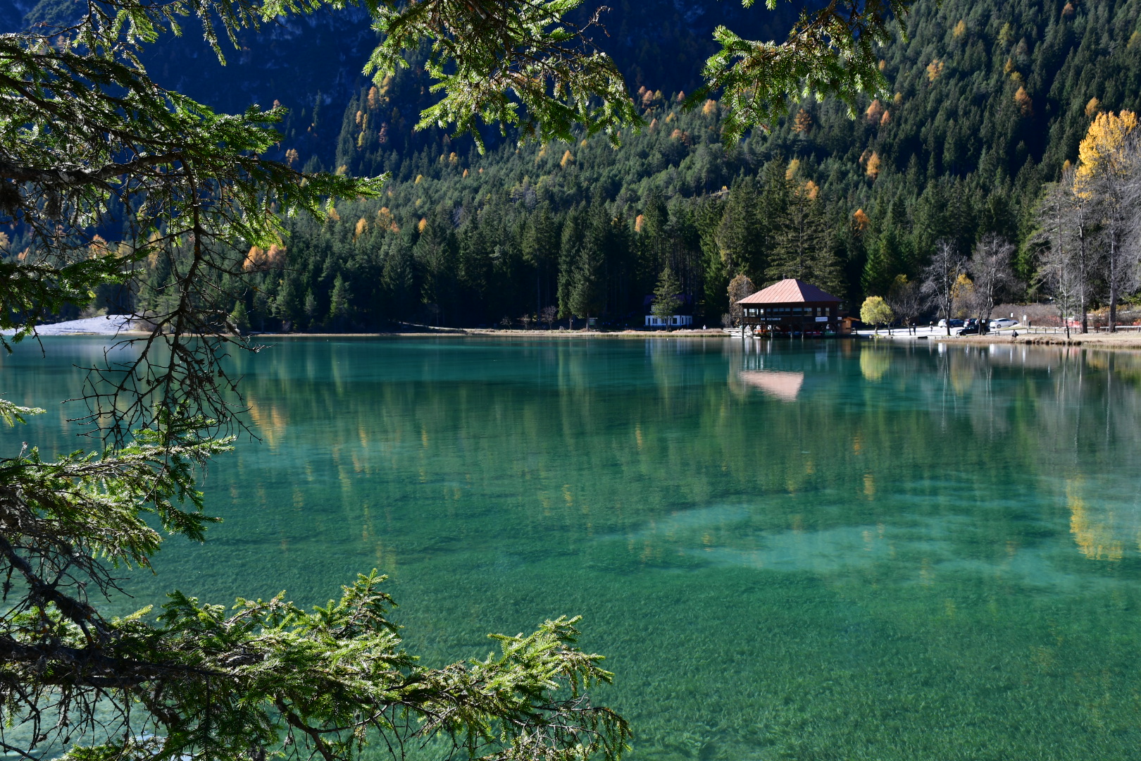 Lago Di Dobbiaco e i suoi colori