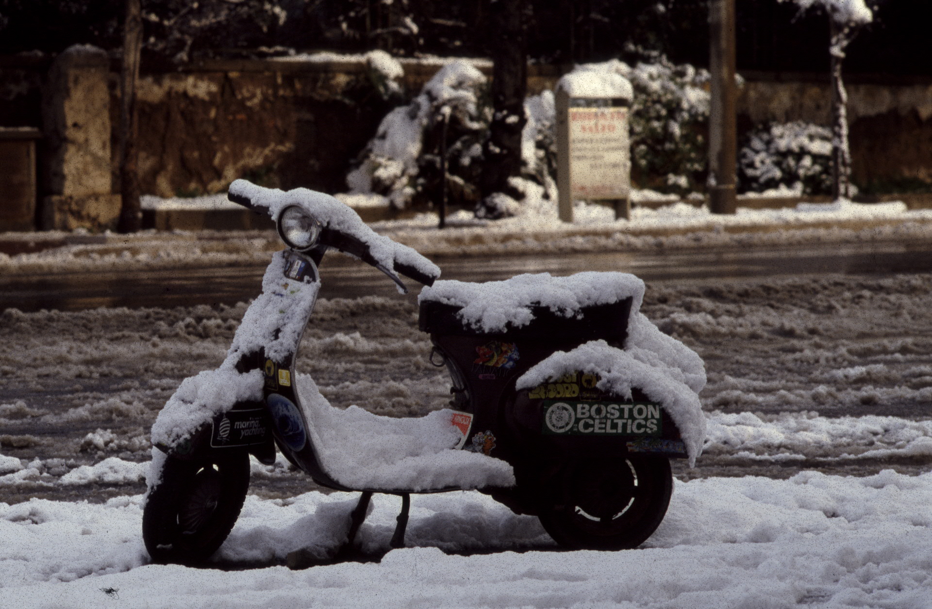 Vespa con neve