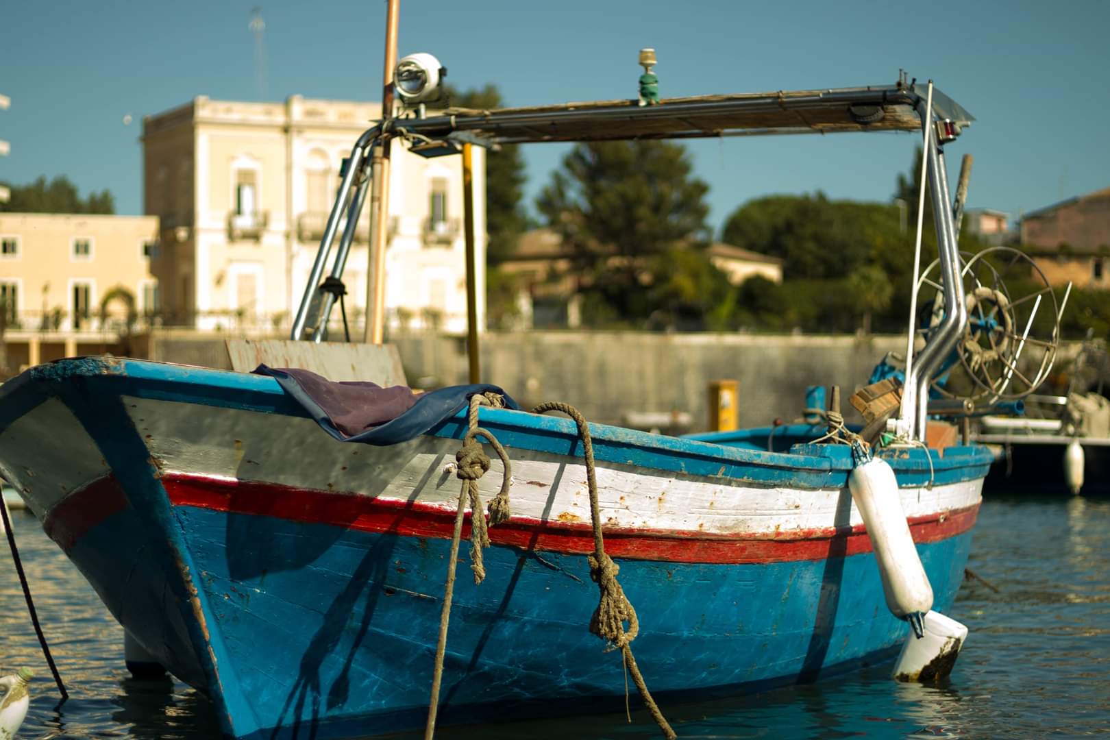 Barchetta porticciolo lungomare Catania