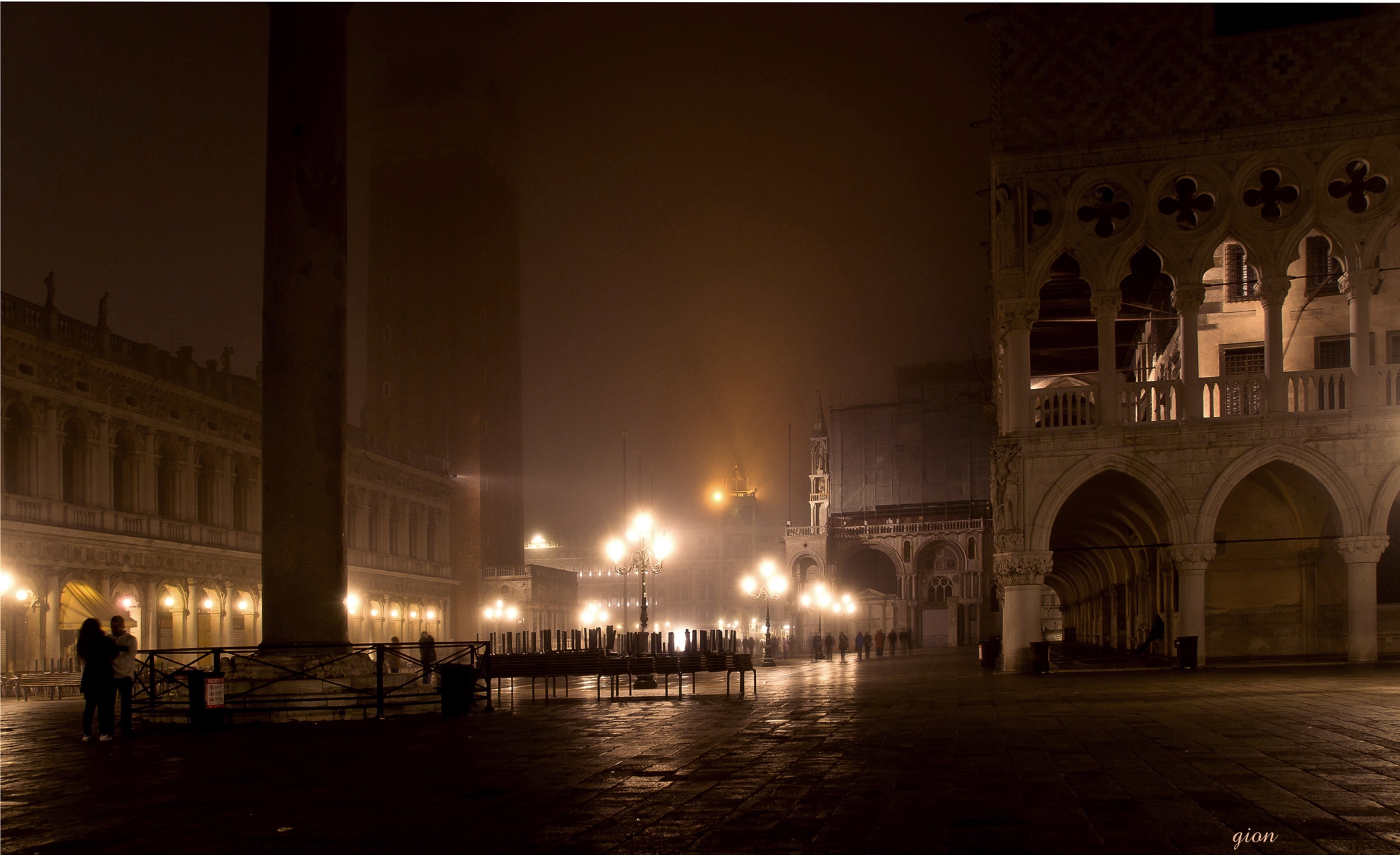 Venezia mista nebbiosa