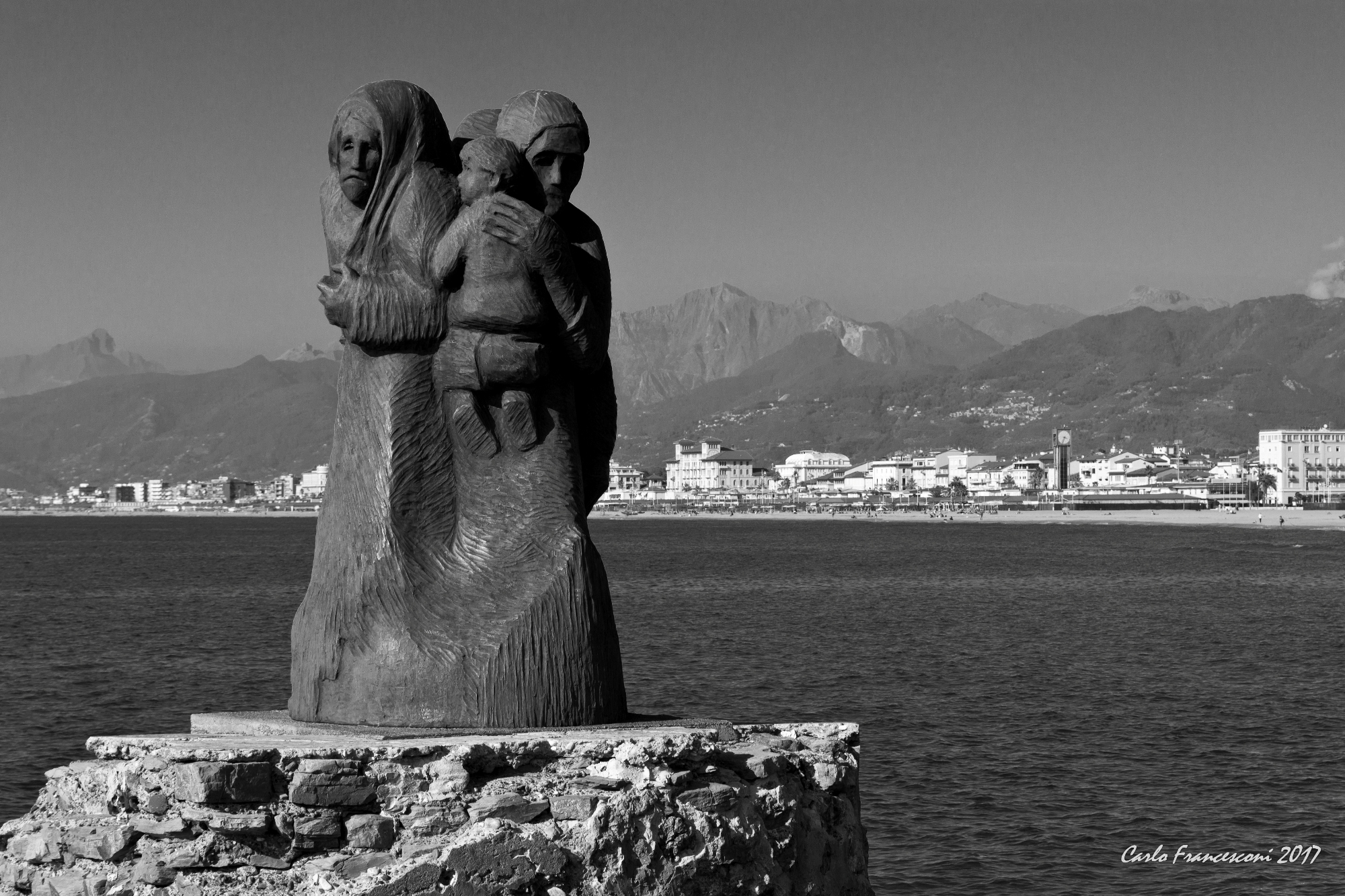 Viareggio in BN con la sua attesa