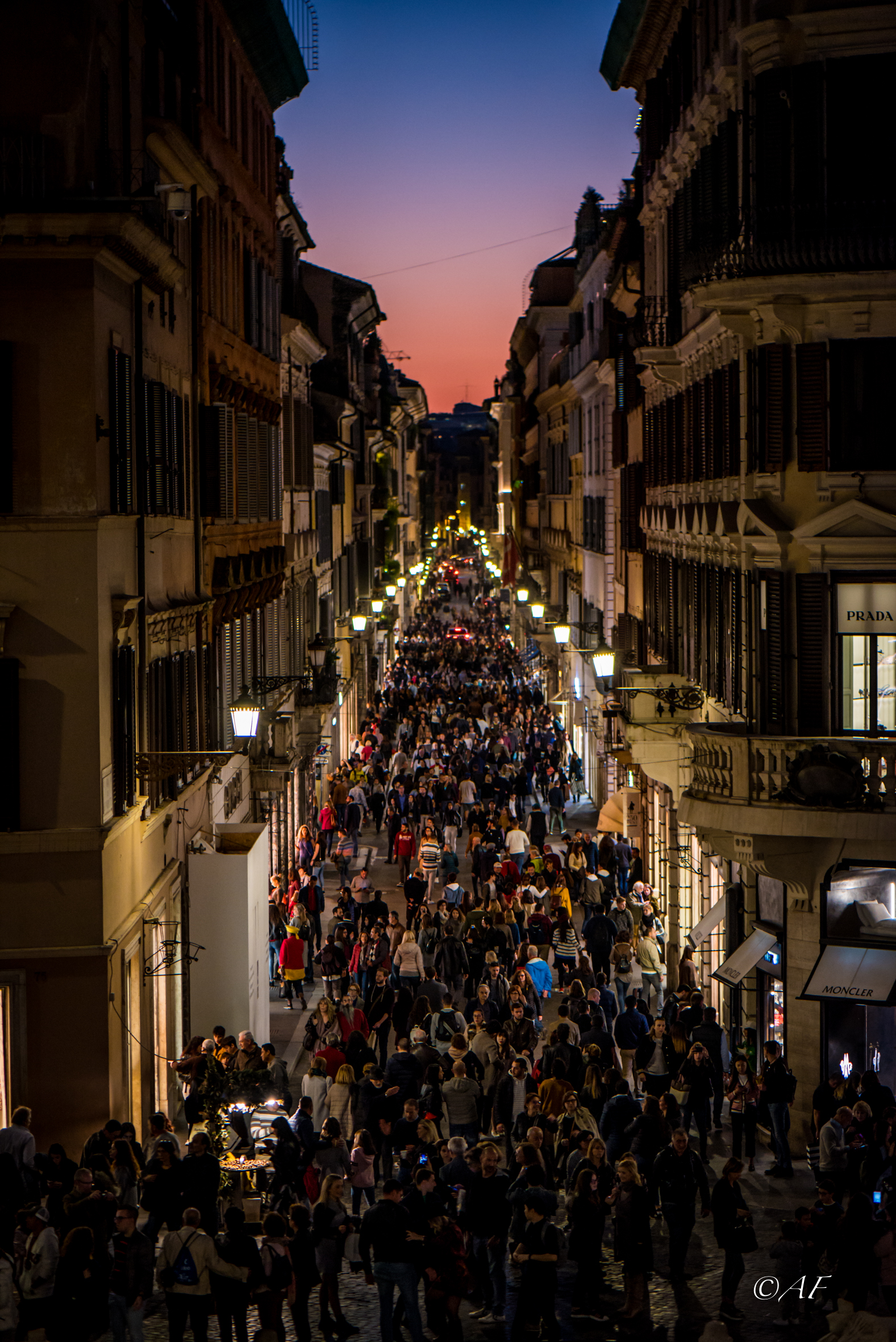 La via degli acquisti:)