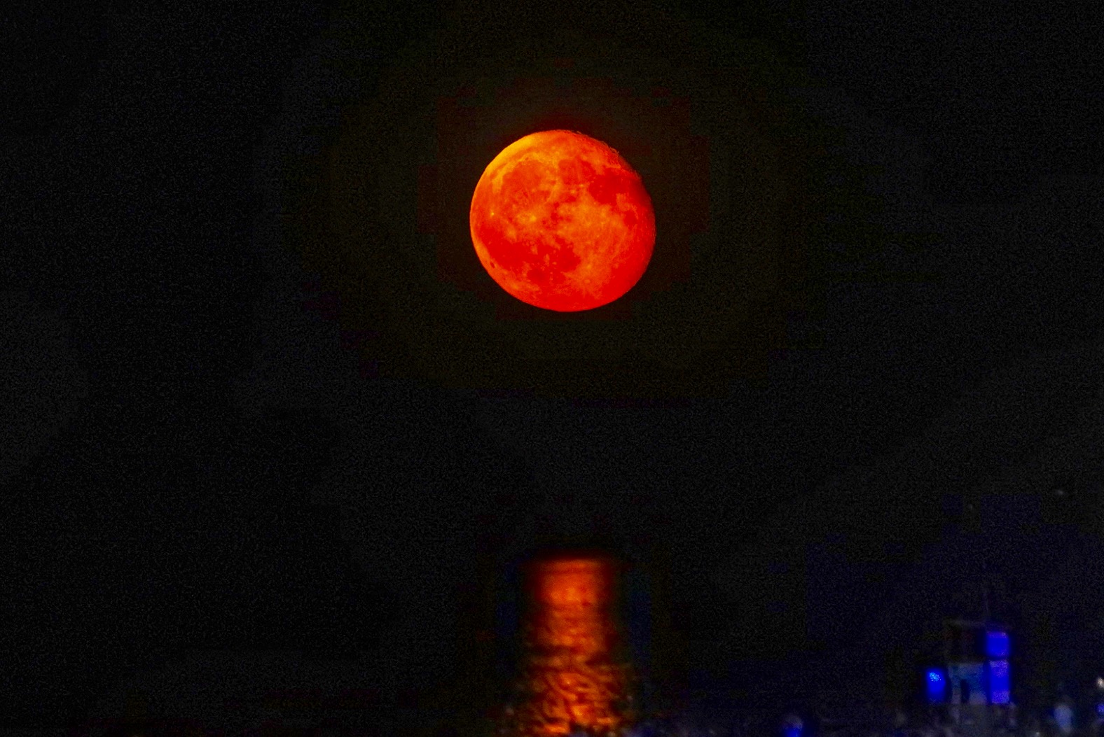 Red Moon