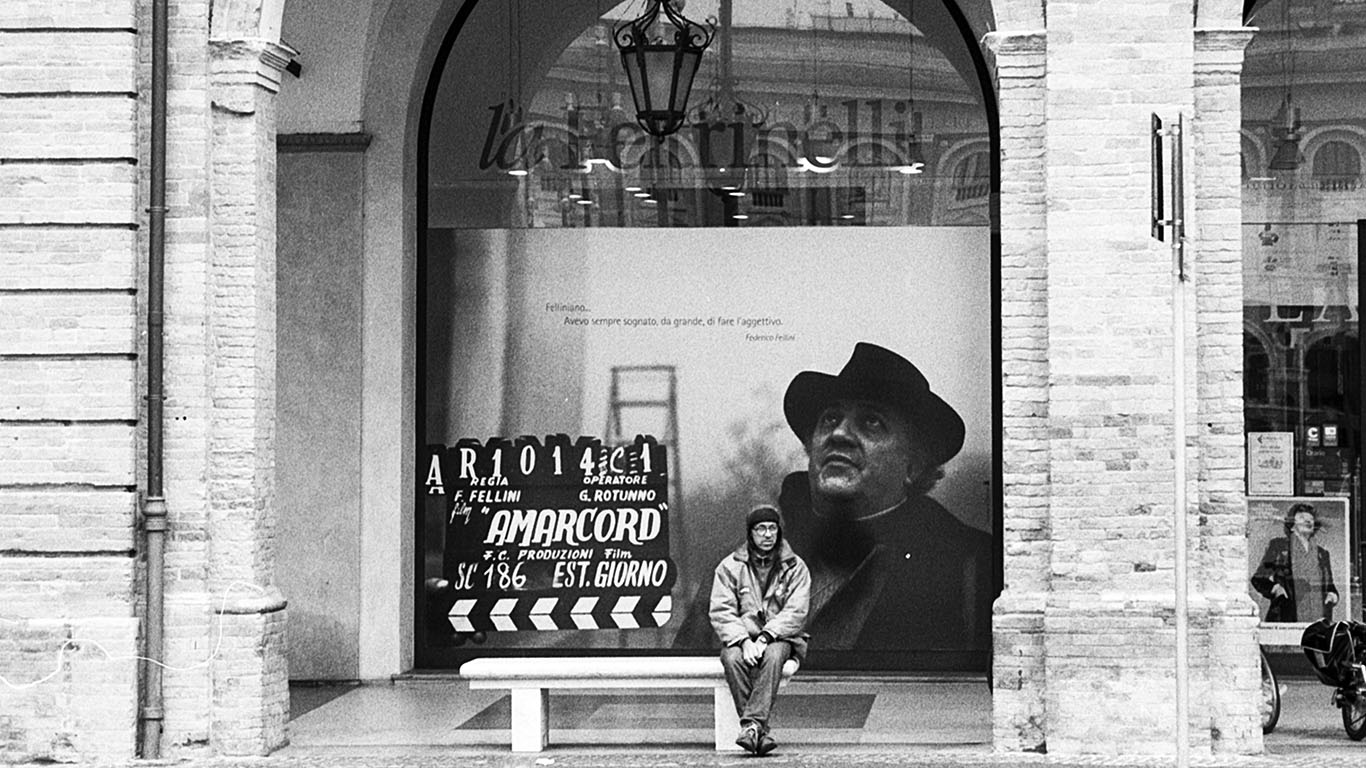 in attesa di essere scritturato