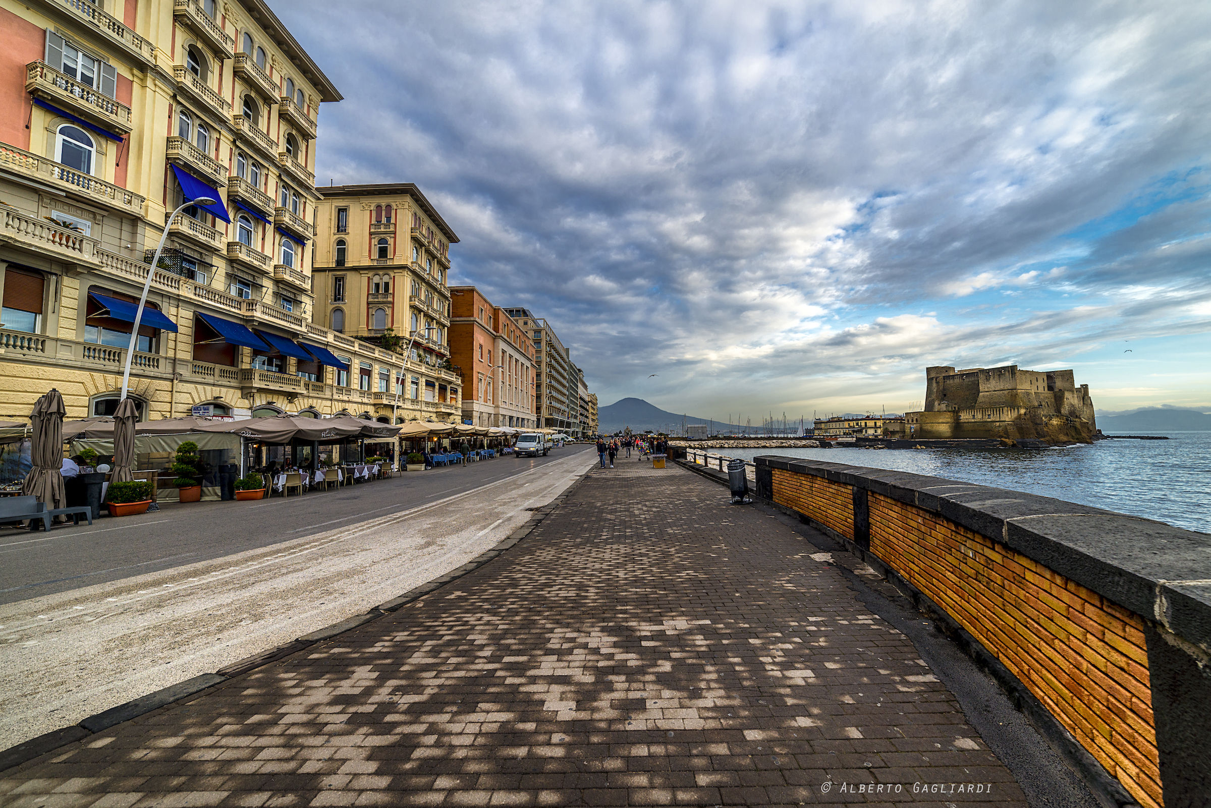 Caste Dell'ovo, Naples