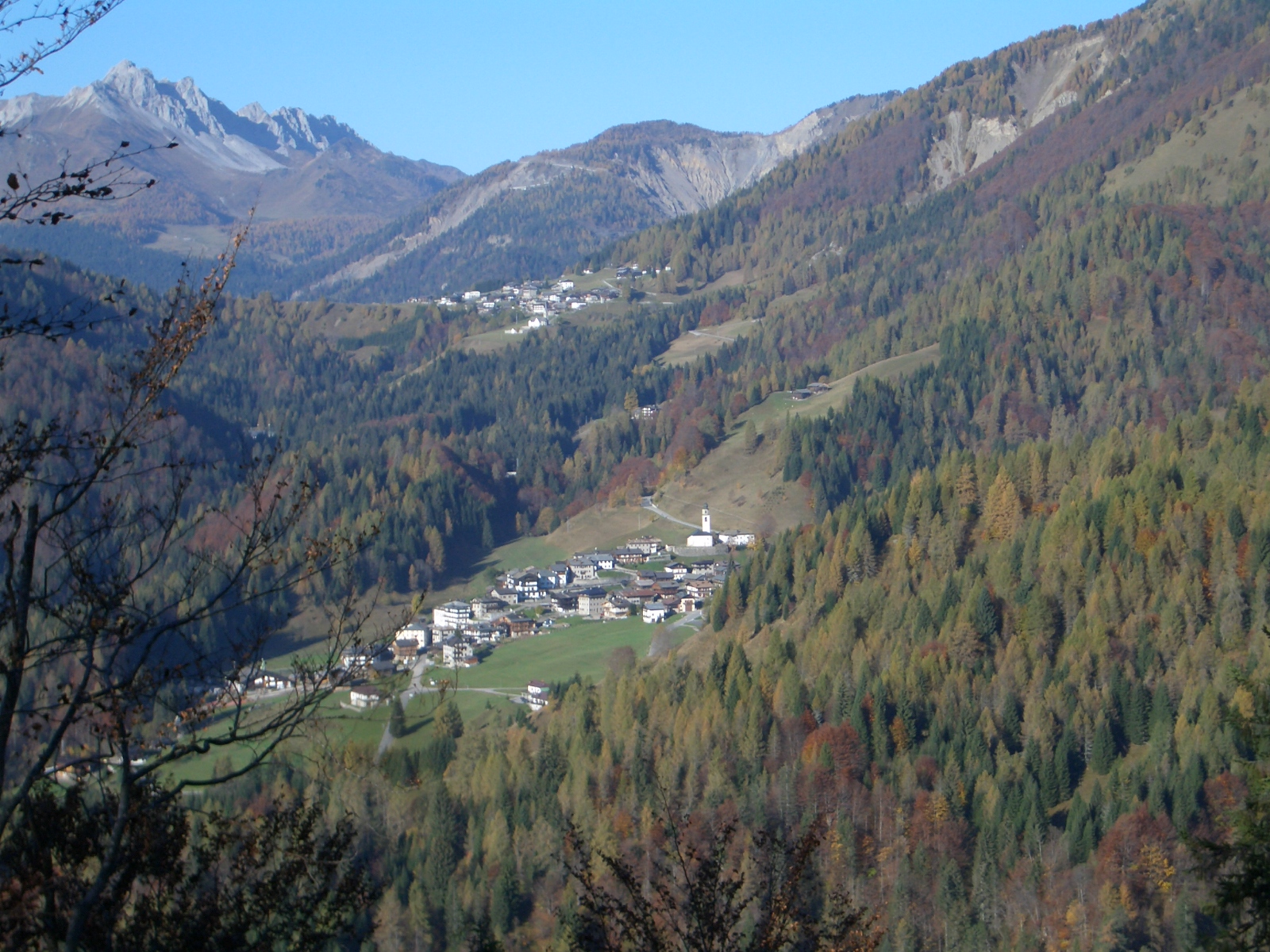 Overview on Sauris below and above
