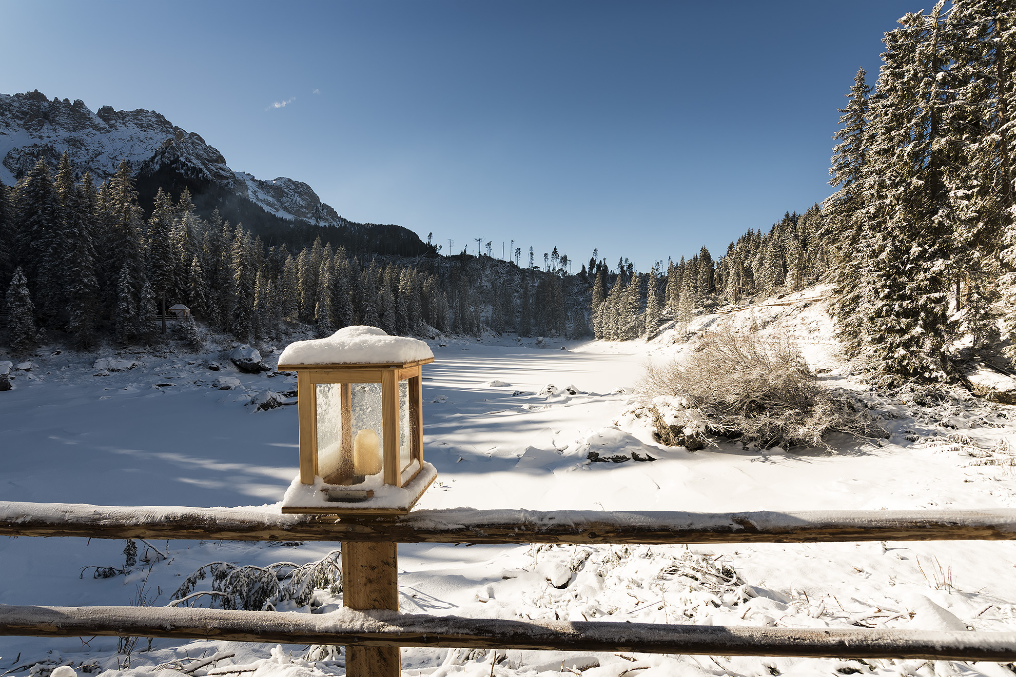 Lago di Carezza, la prima neve.