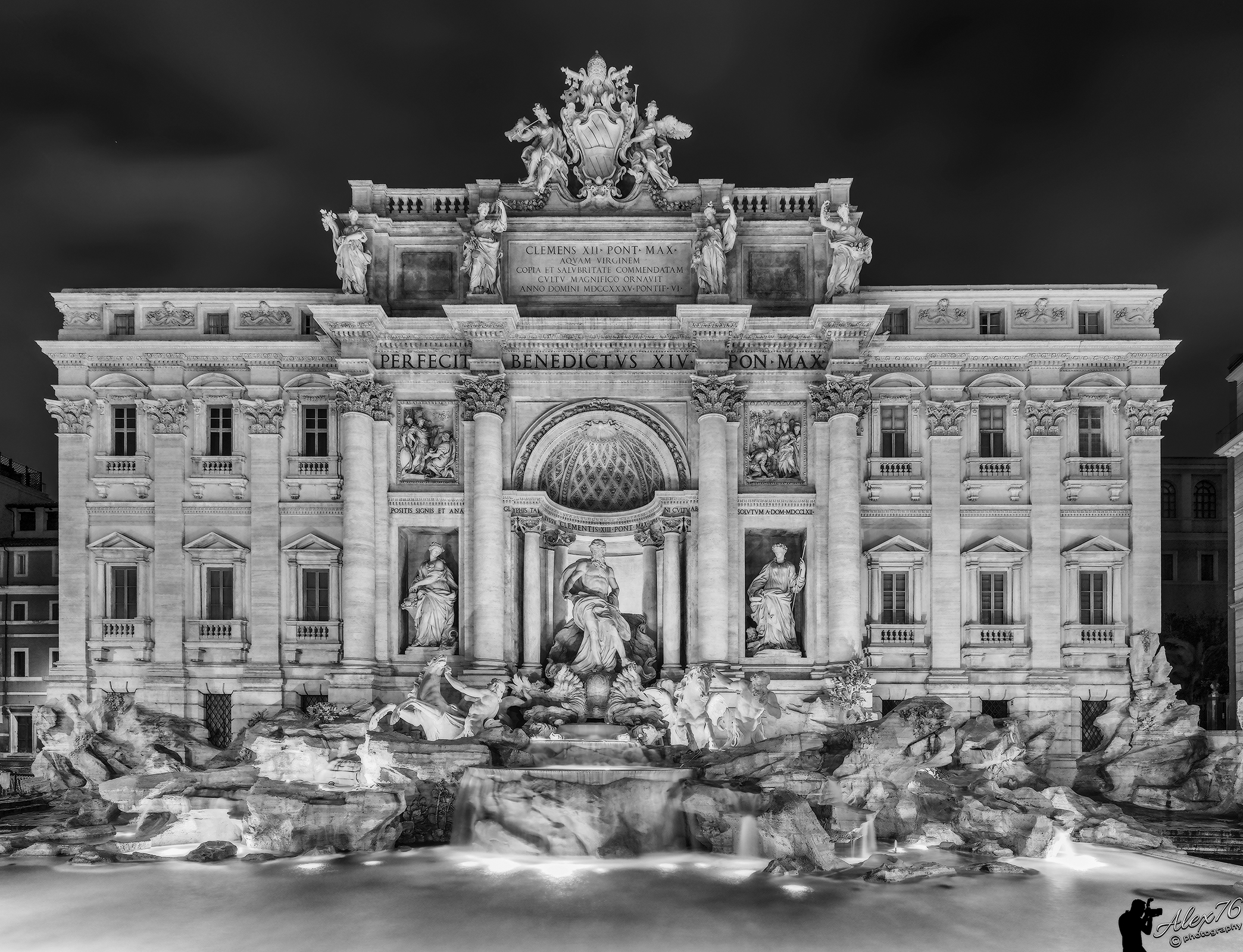 The fountain one of the emblems of Rome, this time in B/w