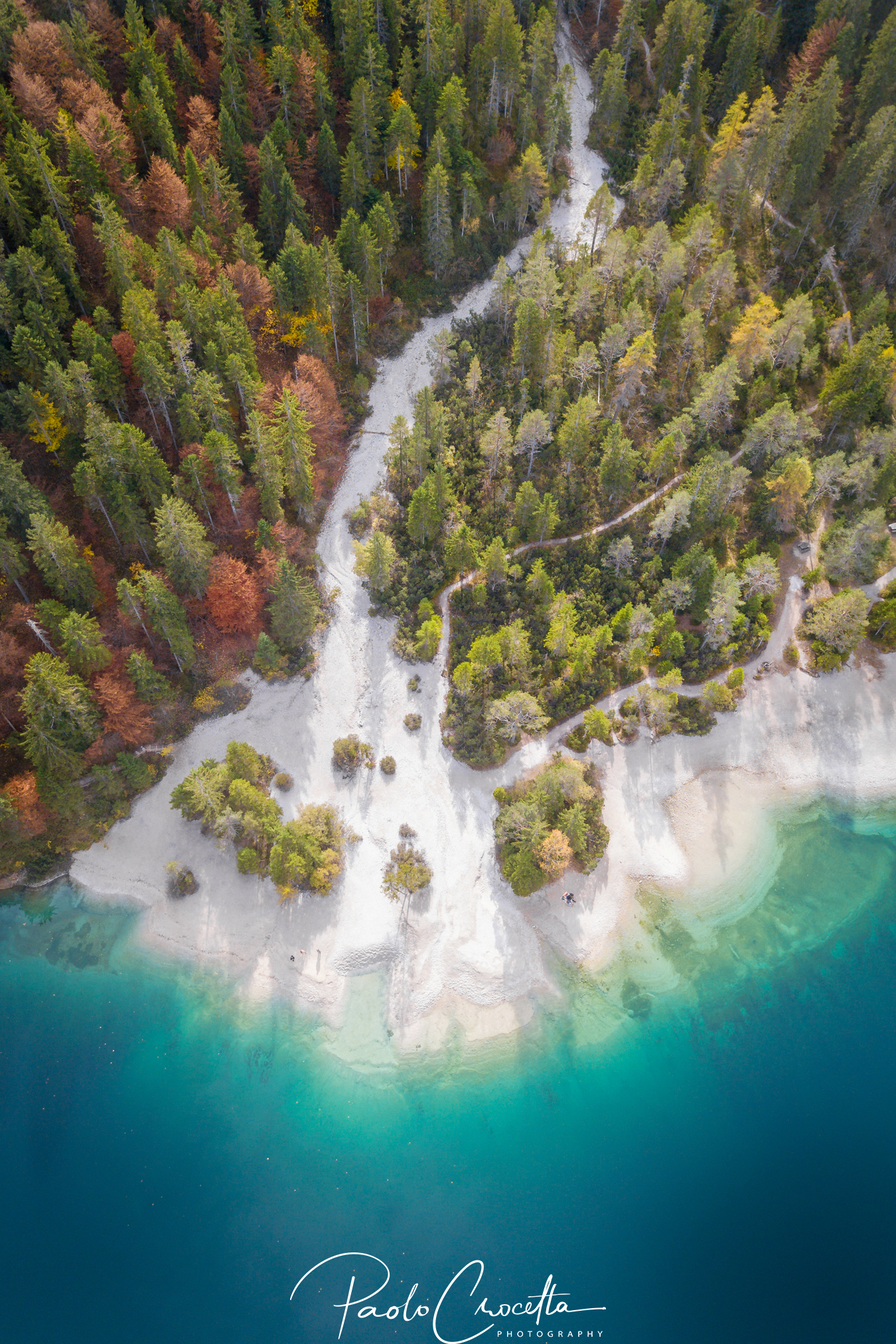 Tovel Lake in Autumn 2