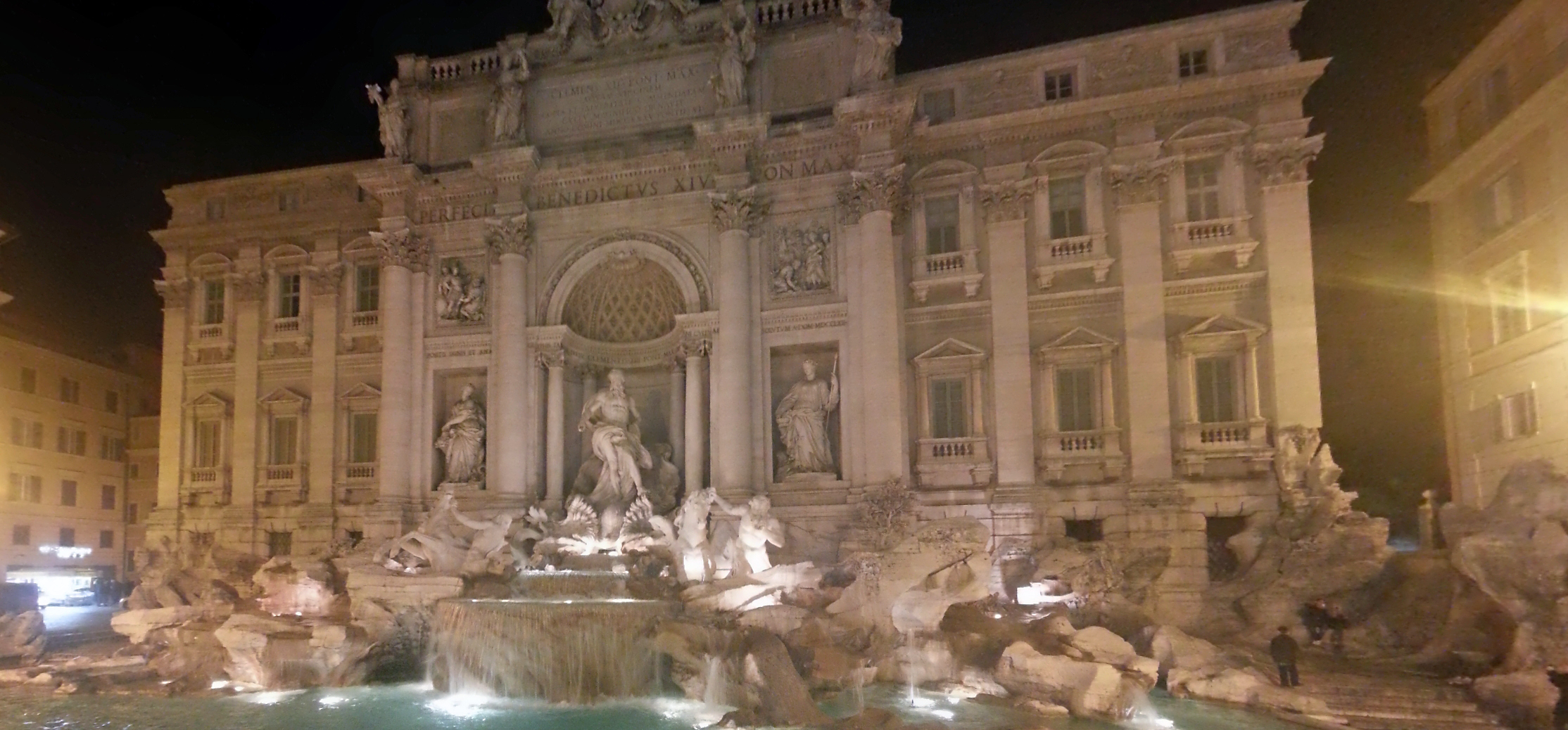 trevi fountain