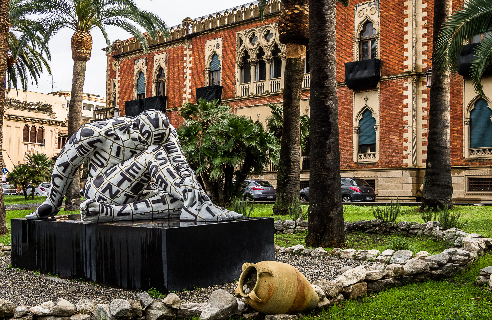 Trans-Letter opera of the sculptress Rabarama.