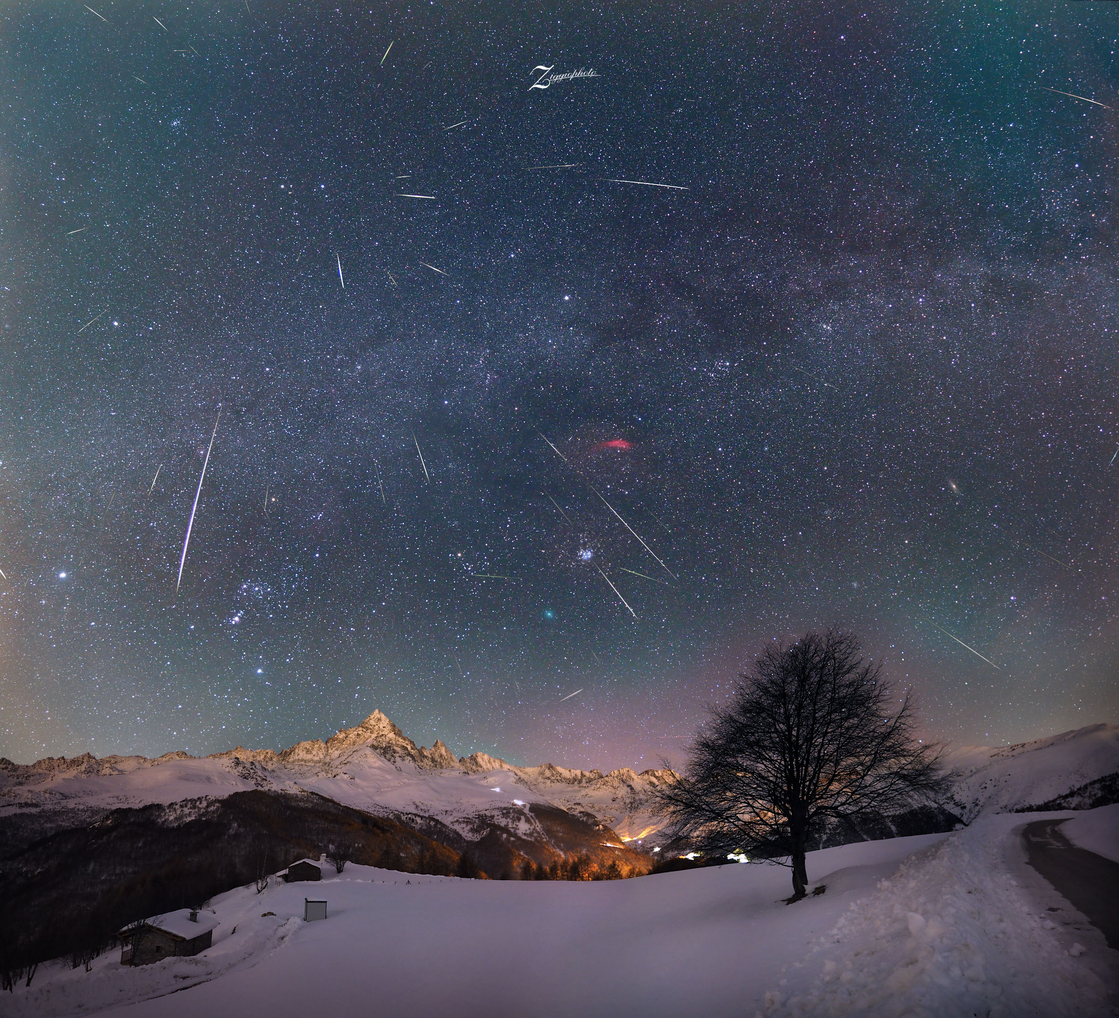 Rain of stars on the stone king