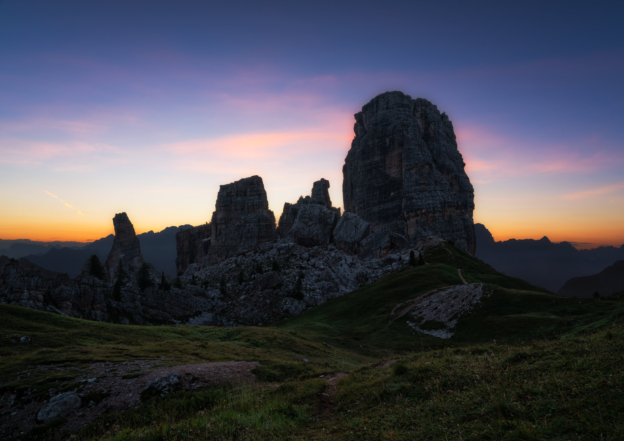 Alba d'estate alle Cinque Torri