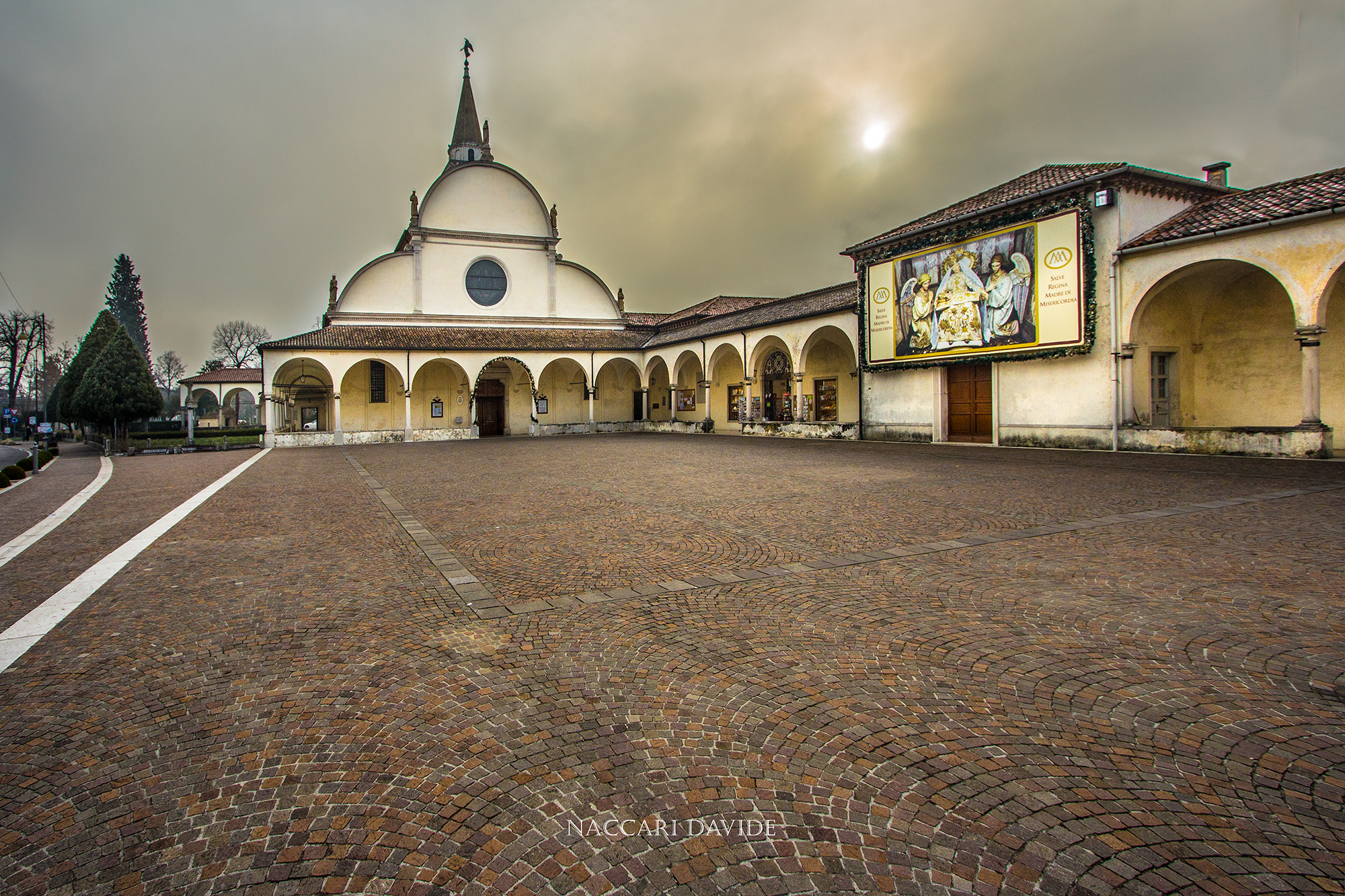 La  Basilica della Madonna dei Miracoli