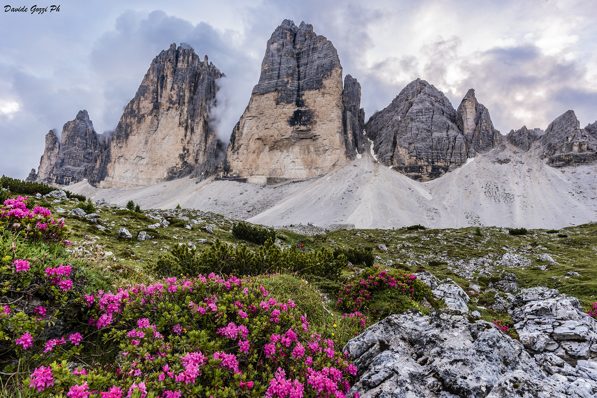 Trekking to the three peaks of Lavaredo