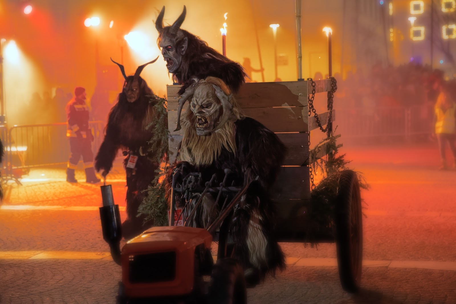 krampus - Brunico P.zza municipio