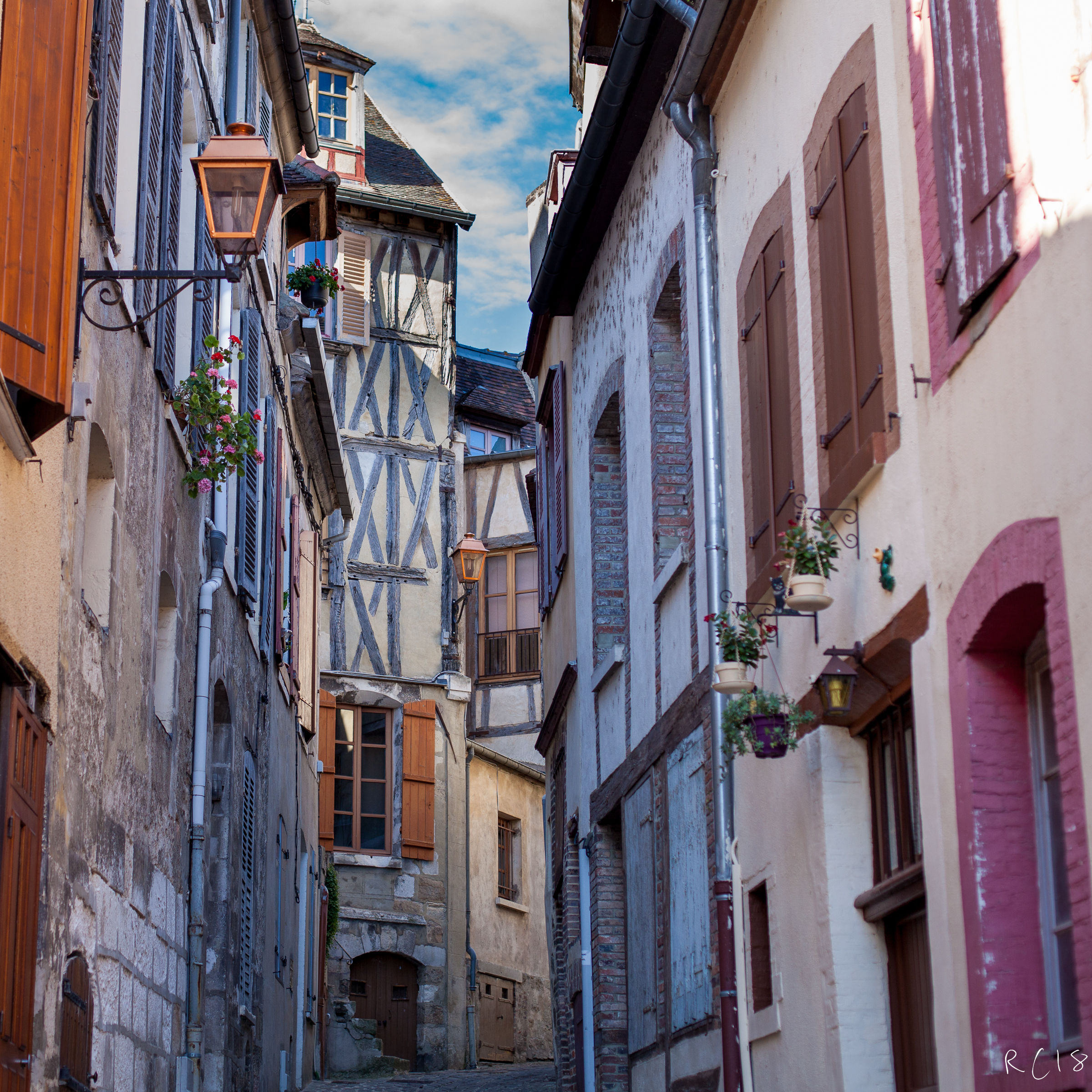 Through the streets of Burgundy