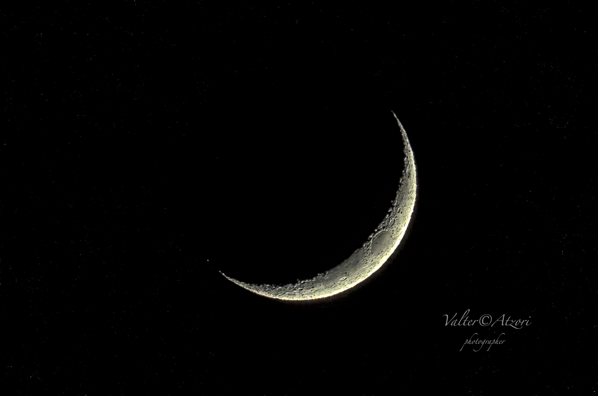 Hump on the West Crescent Moon, a clove of the moon