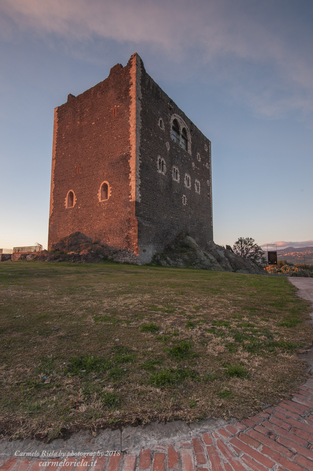Castello di Paterno' alla sera.
