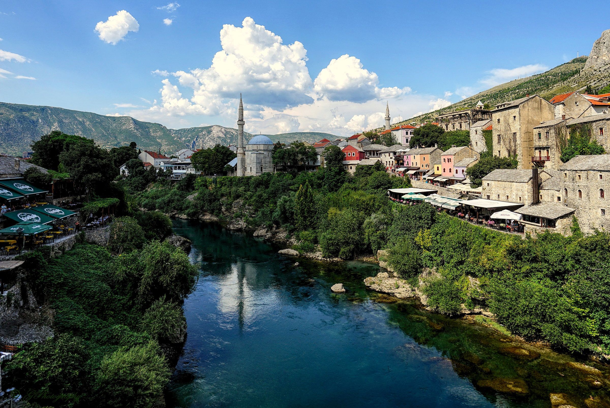 A glance from the bridge