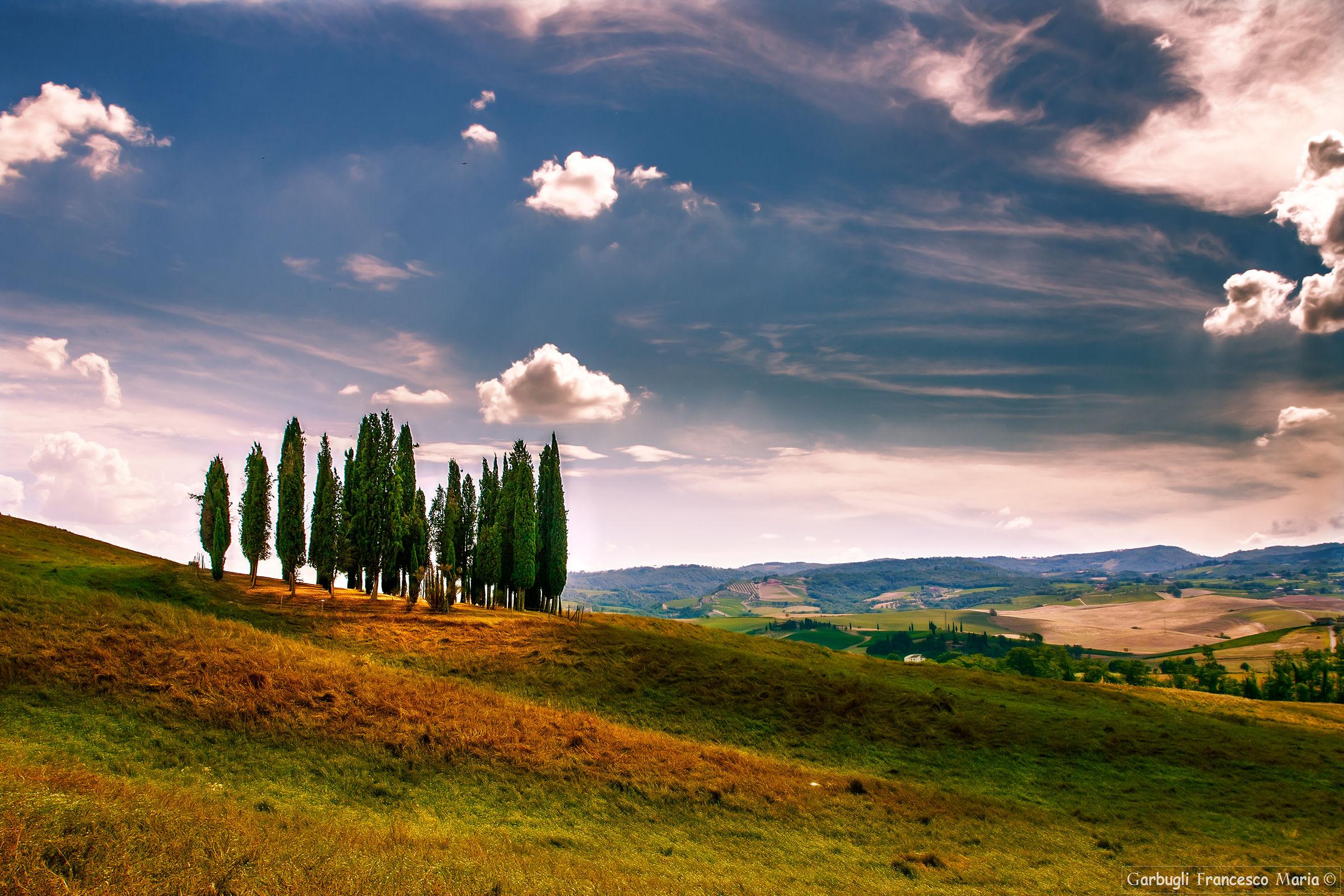 In volo sopra i cipressi......