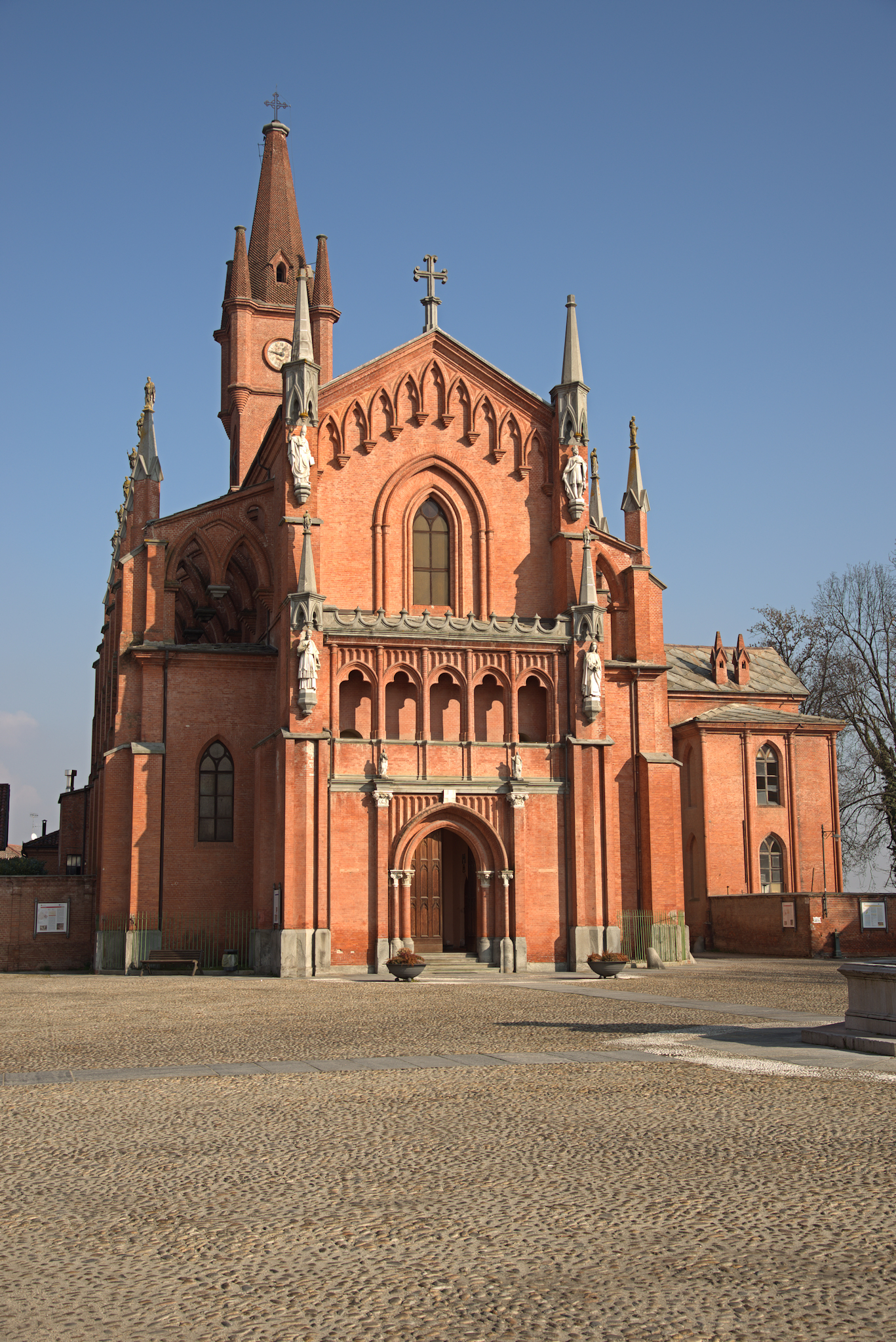 Church of Pollenzo (CN)