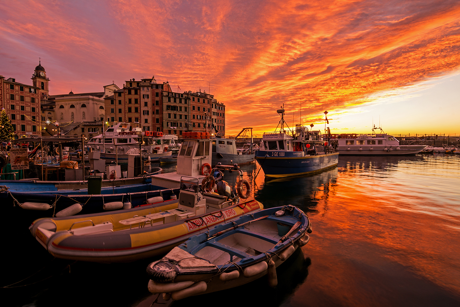 A magical sunset in Camogli