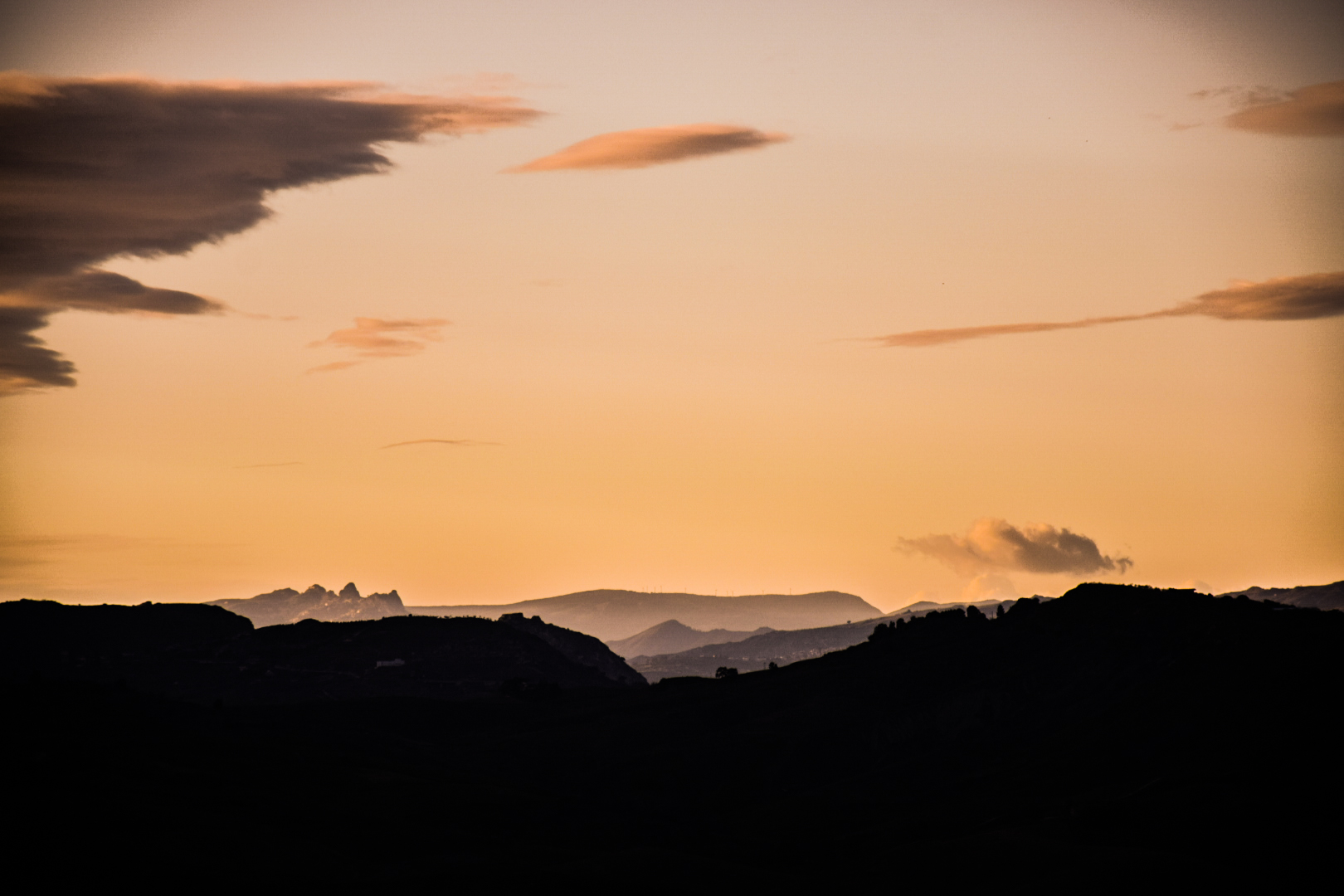 Le ultime luci dalla campagna