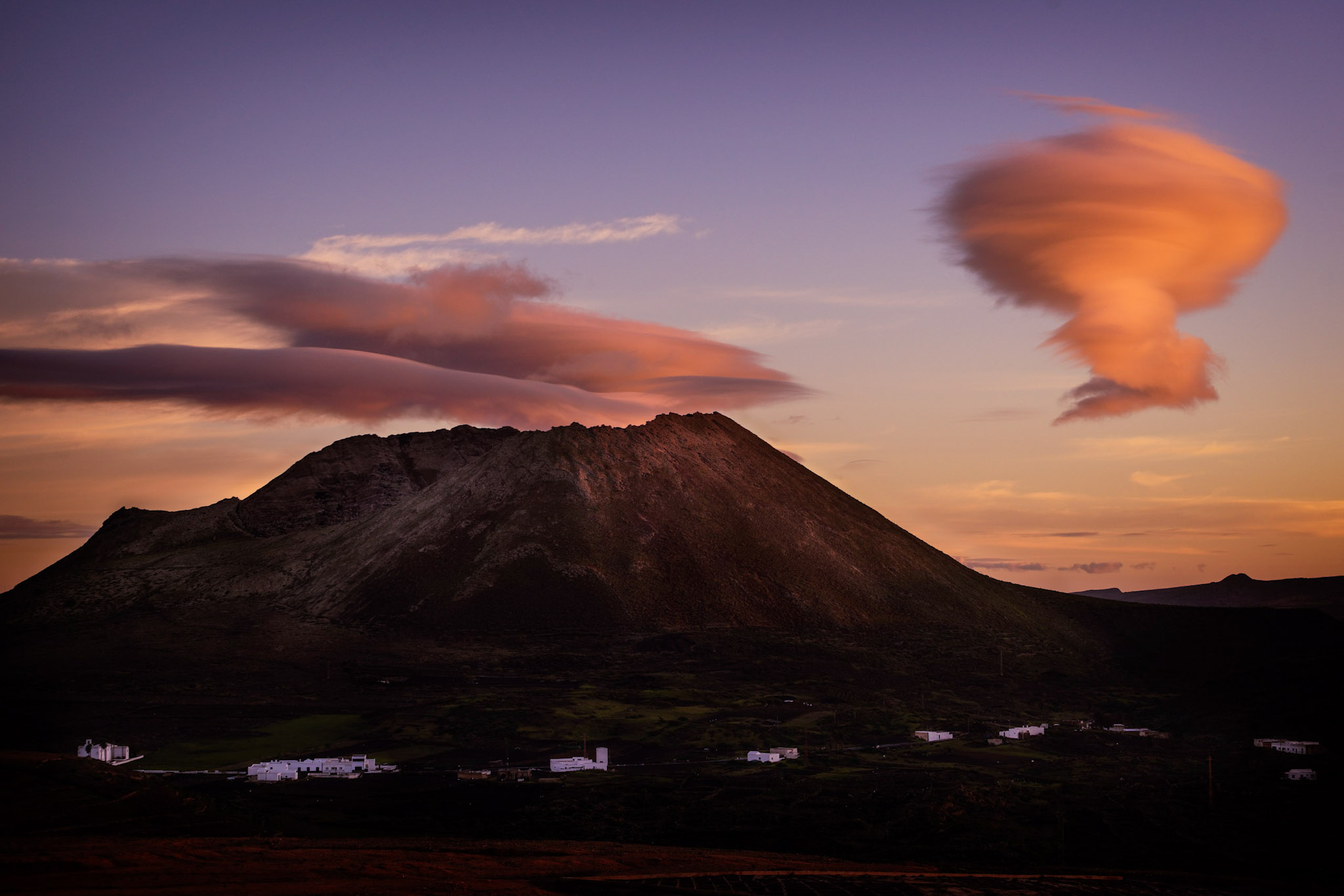 All'ombra del vulcano