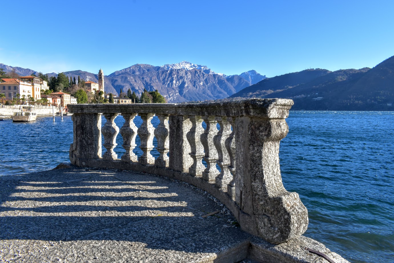 Small balcony on the lake, height of Tremezzo