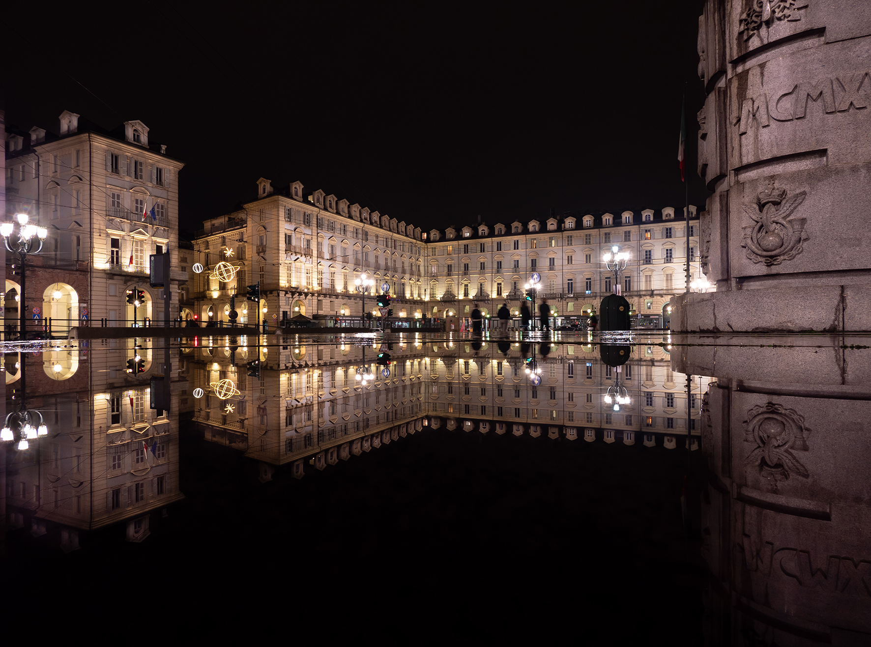 Piazza Castello lato via Po.