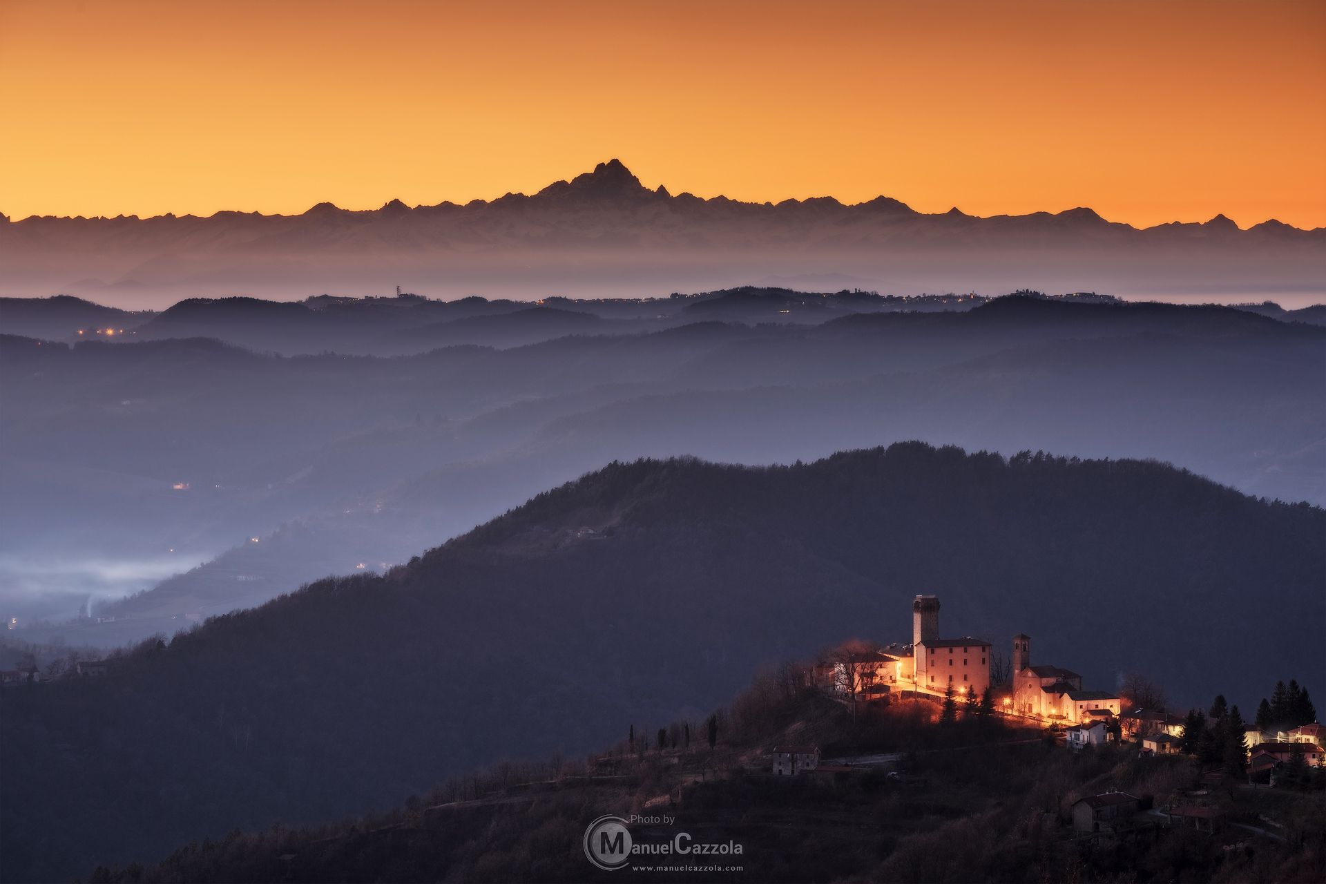 Olmo Gentile, balcony on the Langhe © 2019 | Manuelcazz...
