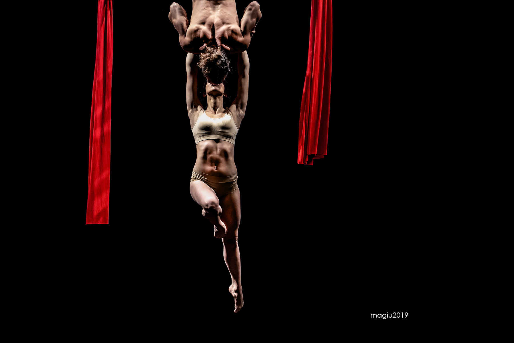 Danza Aerea - The Kiss