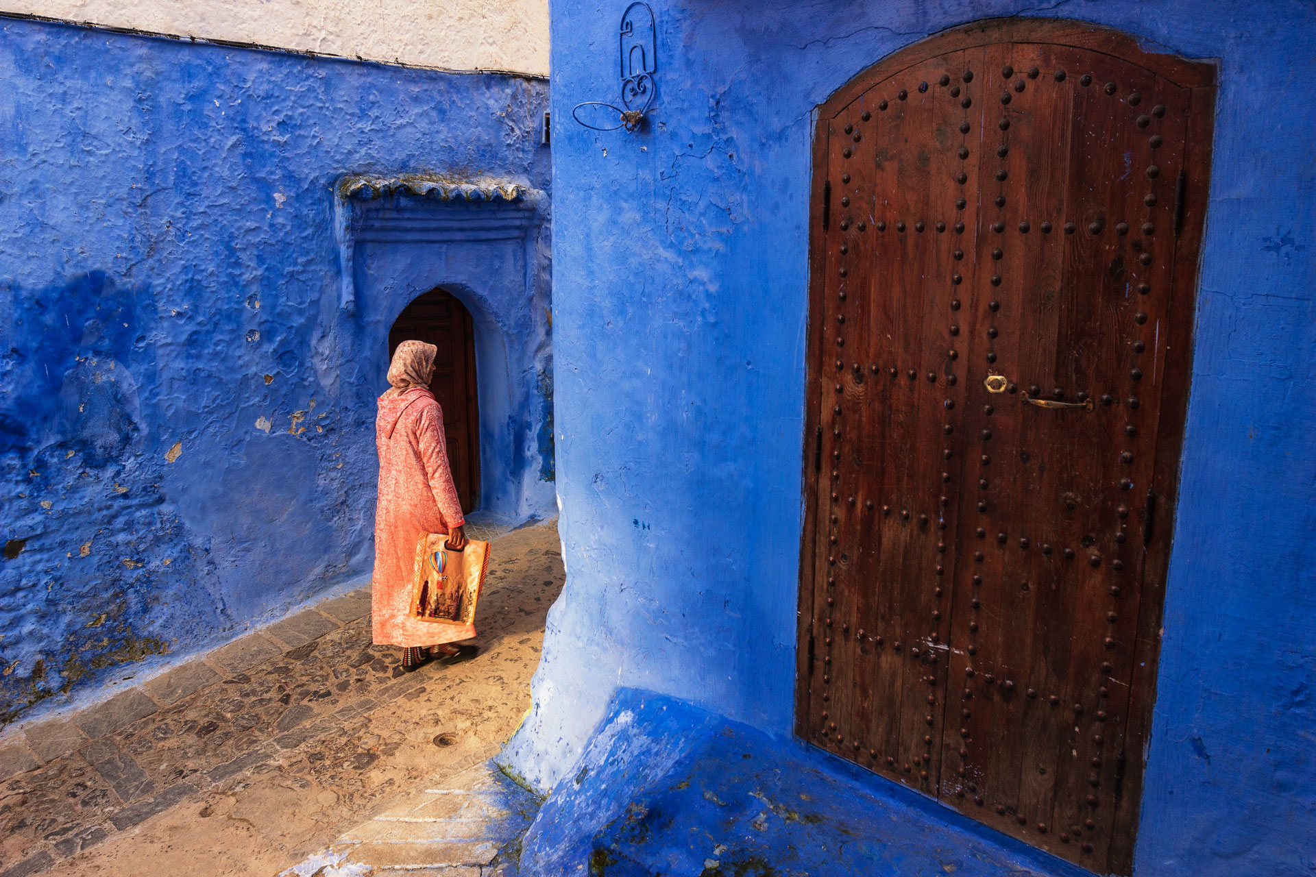 Light penetrates the alleys of the Blue City