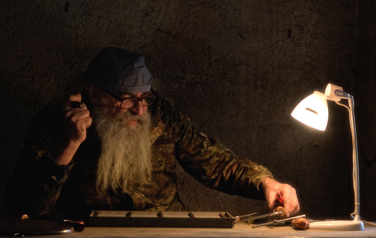 Oscar reflects on the stones