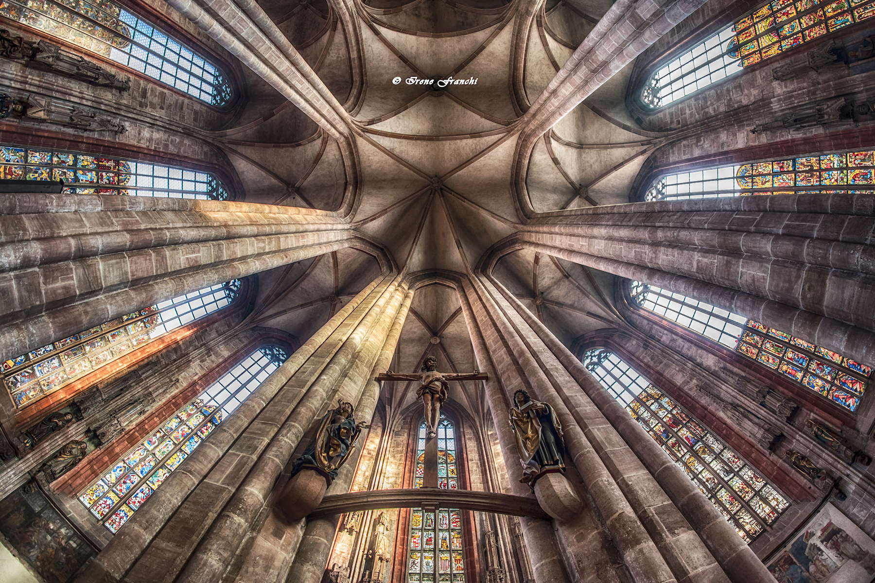 Chiesa di San Lorenzo Norimberga - verso l'Altissimo