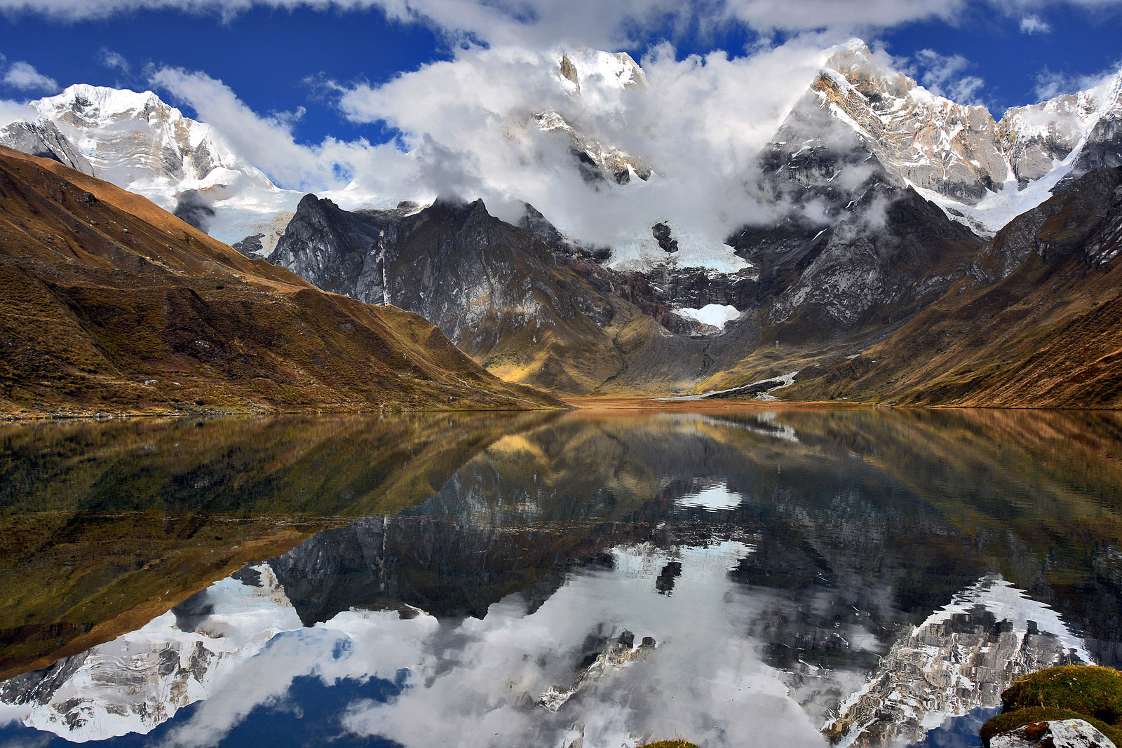 Laguna Carhuacocha, Cordillera Huayhuash, Peru