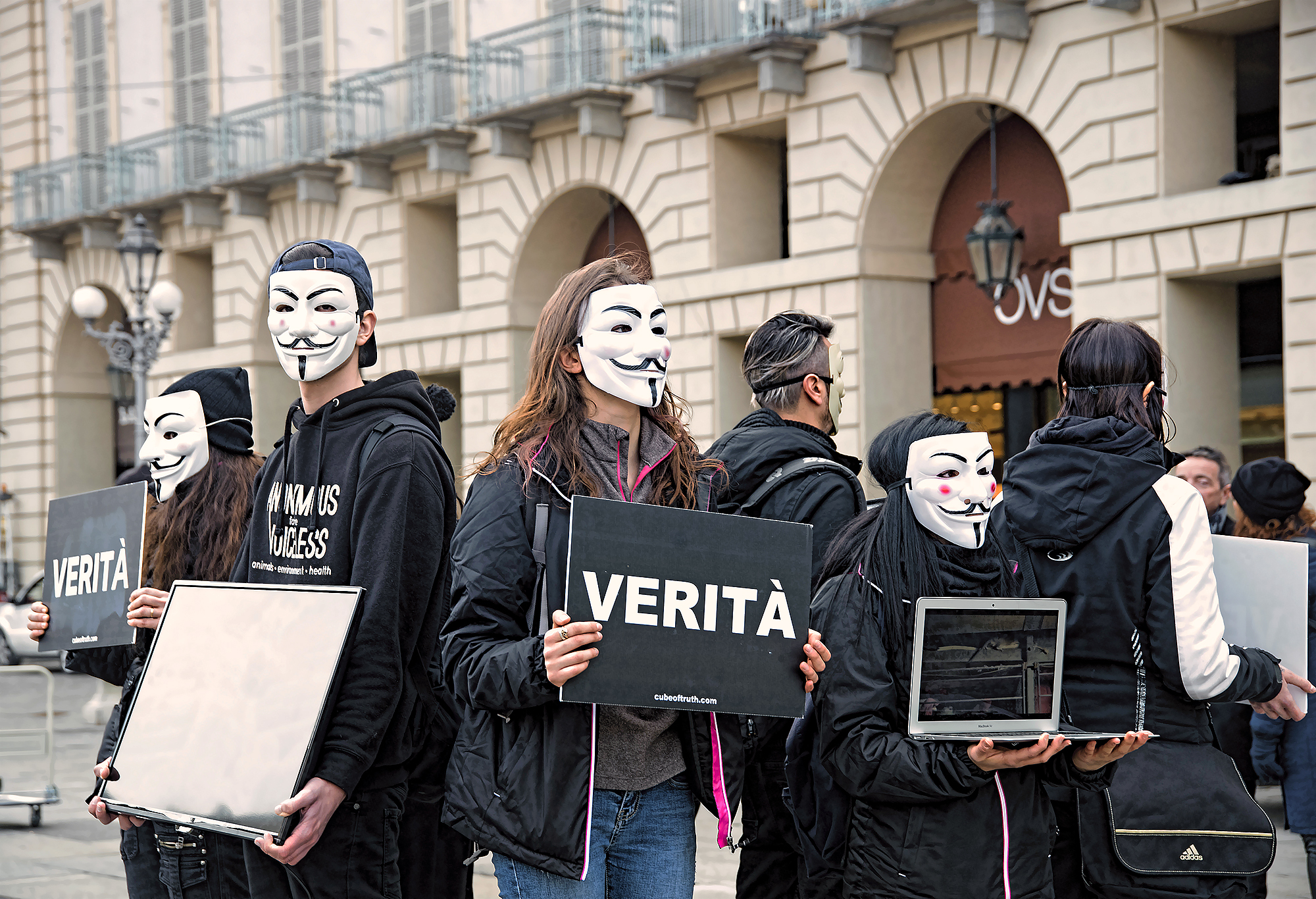 "CuBe Of TrUtH" a Torino